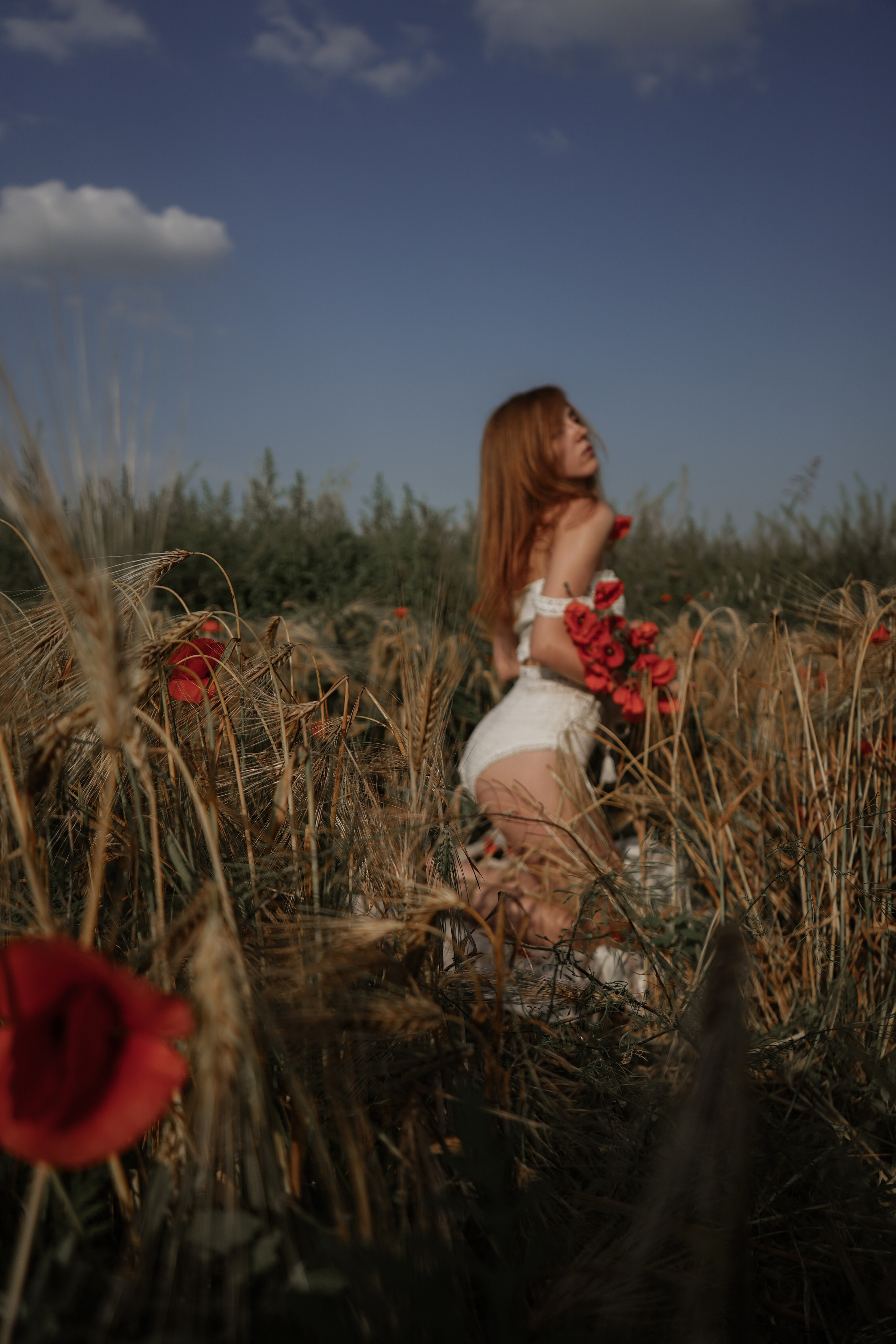 Анна и маки. Фотограф в Сочи Марина Барс