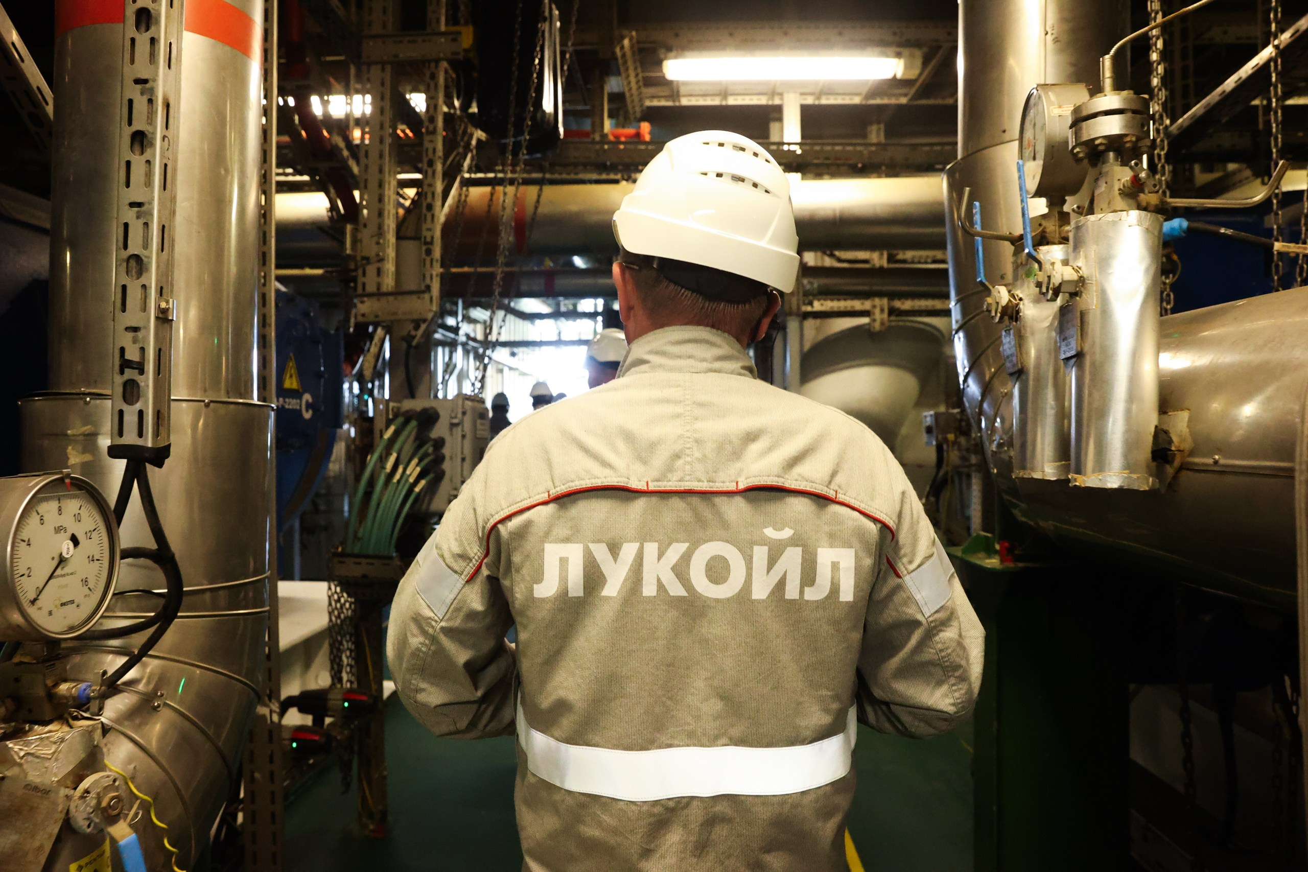 Лукойл — Каспийская буровая установка. Flint — photographer