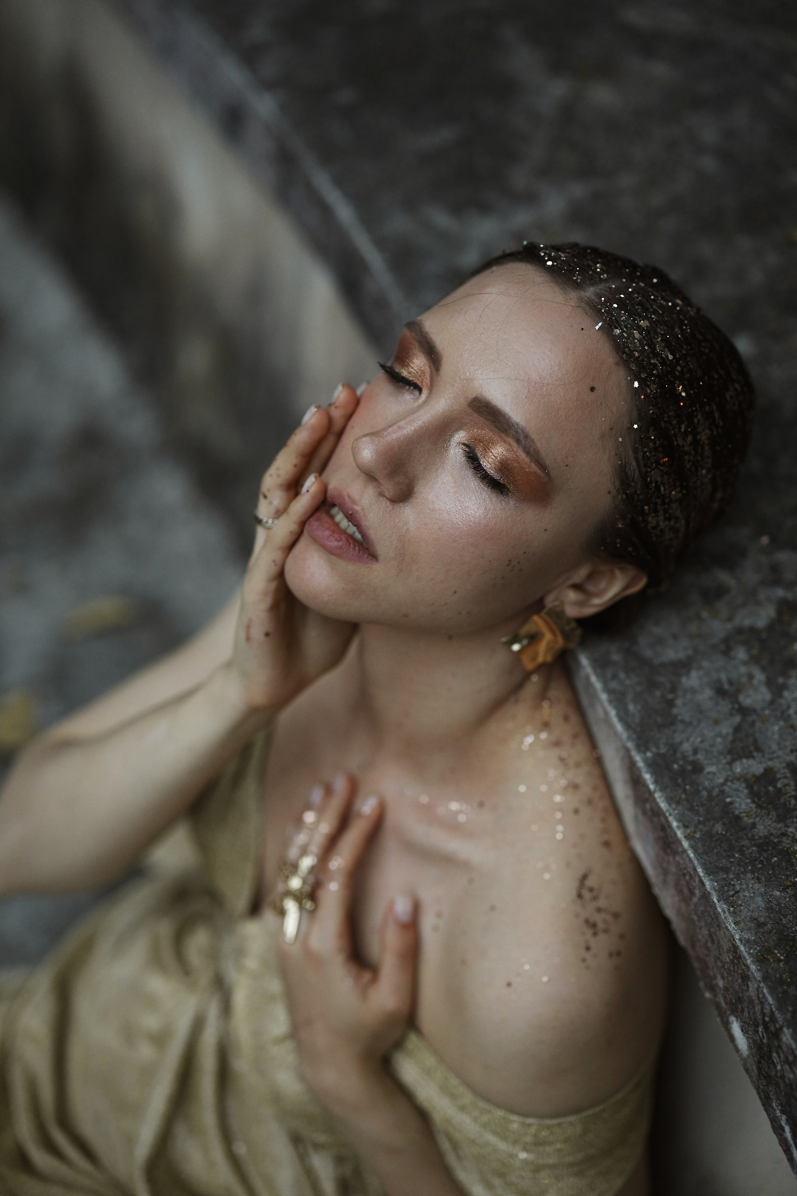 Фотосессия в заброшенном здании для Софии, Сухум, Абхазия. Свадебный и семейный фотограф в Абхазии Жанна Соснина