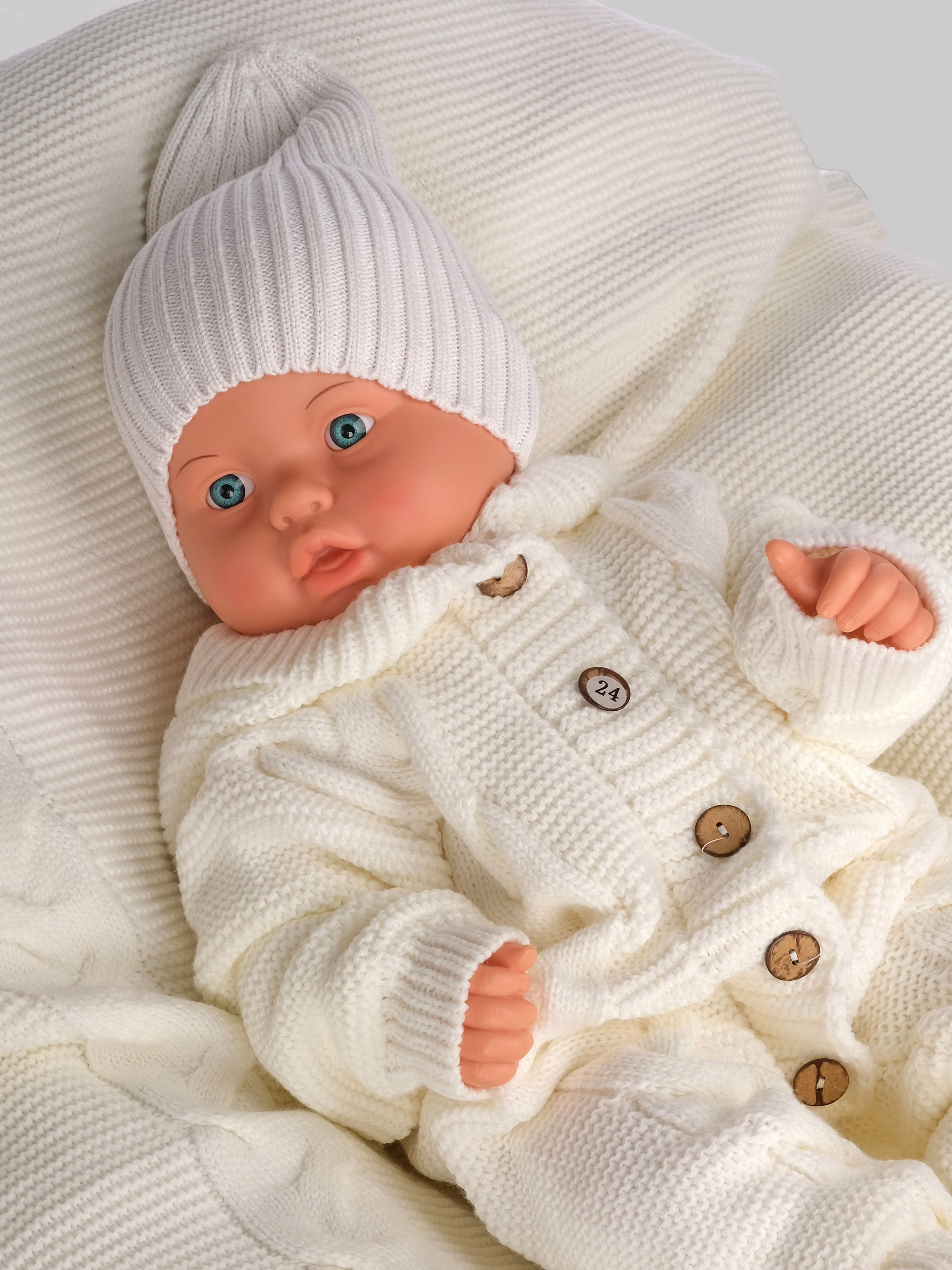 Предметный фотограф Ольга Гурьянова, Москва и московская область. Съемка одежды для маркетплейсов, интернет-магазинов, каталогов.