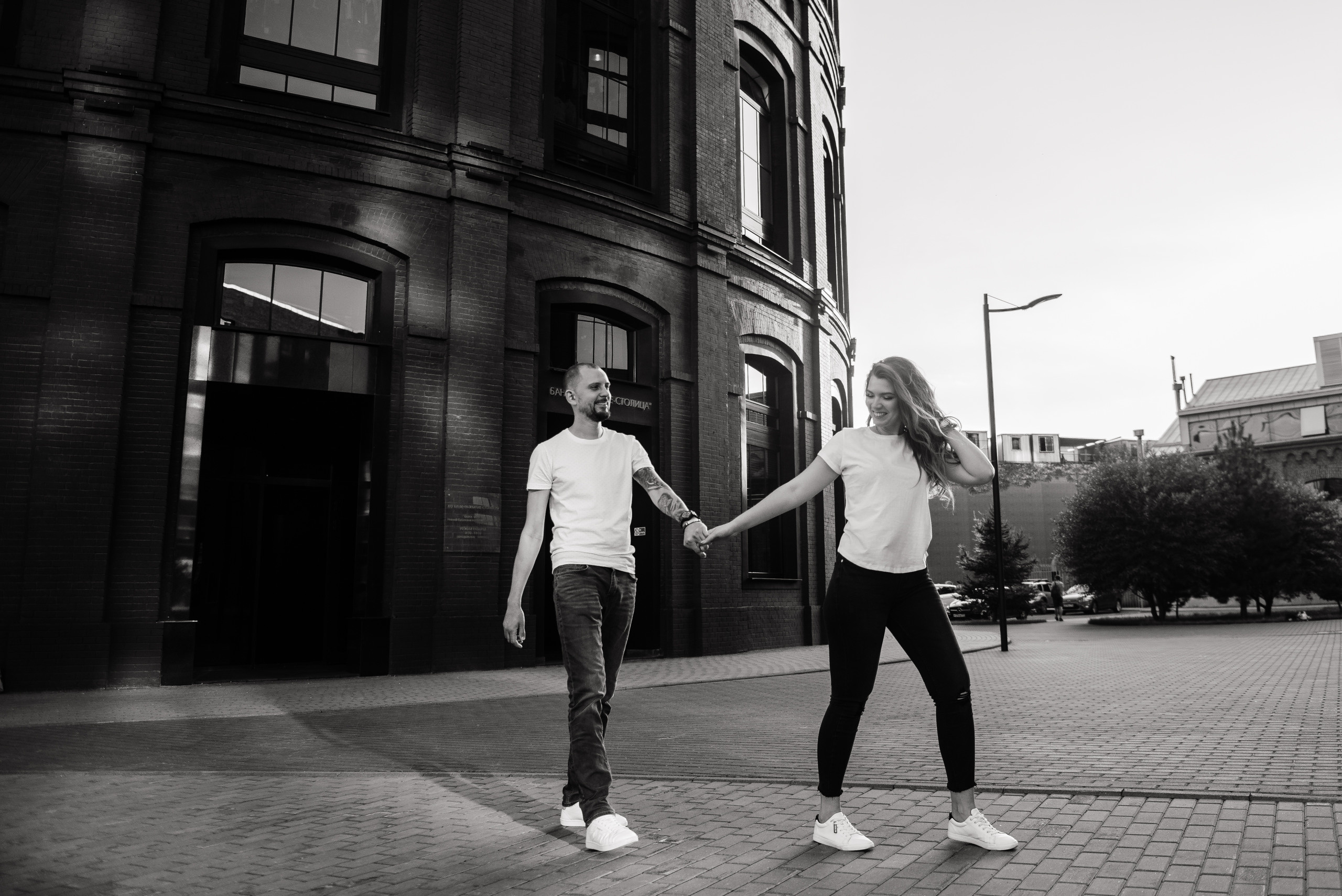 Классическая свадьба в Москве с прогулкой у площади музыки. Свадебный фотограф в Тамбове Андрей Шаталов