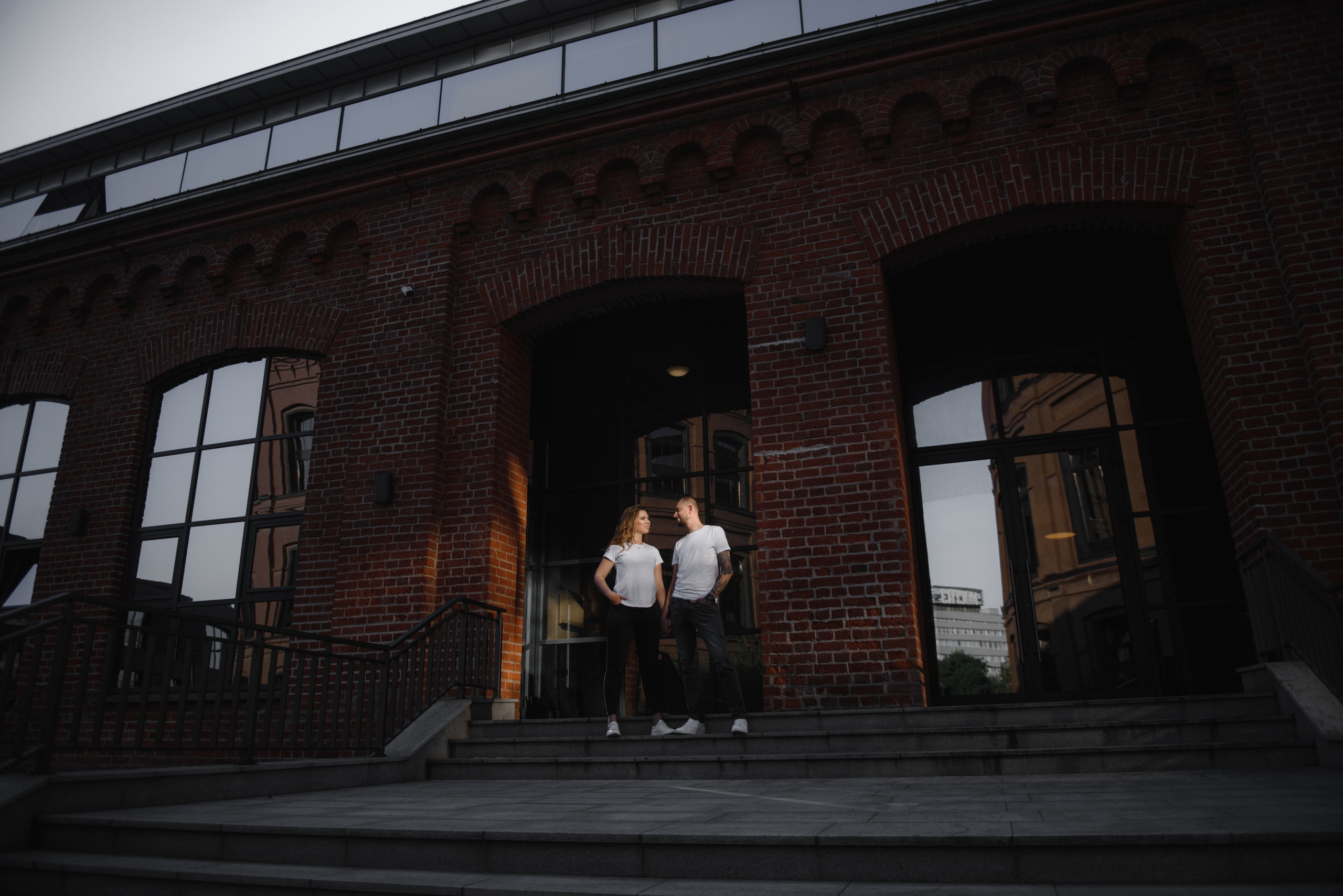 Классическая свадьба в Москве с прогулкой у площади музыки. Свадебный фотограф в Тамбове Андрей Шаталов