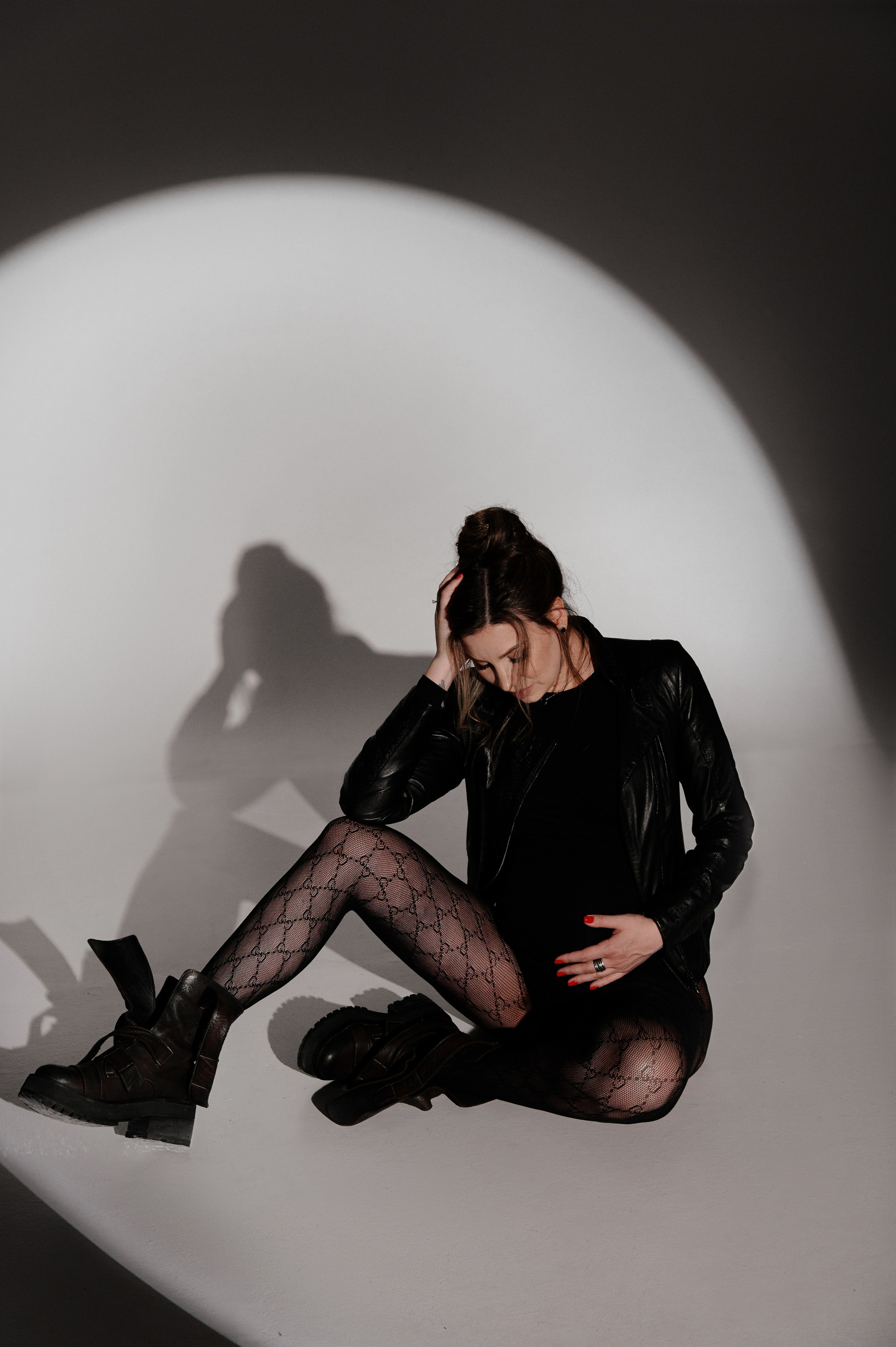 Фотосессия беременности на студии Караганда. Свадебный фотограф Караганда