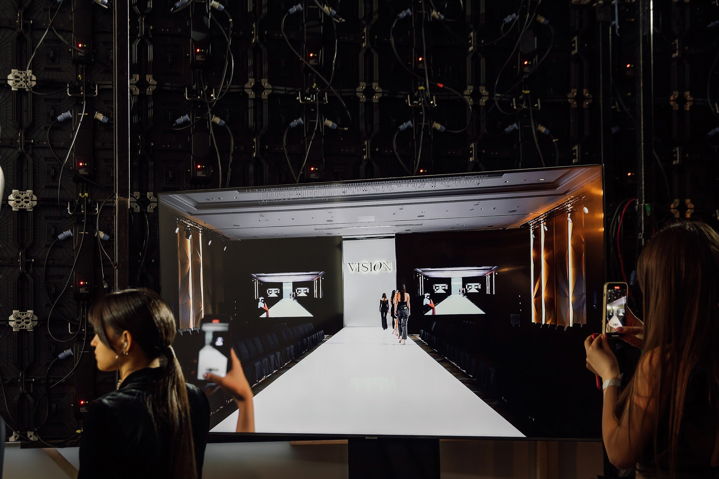 VISION. Любовь Чуляева — свадебный фотограф в Москве и Европе