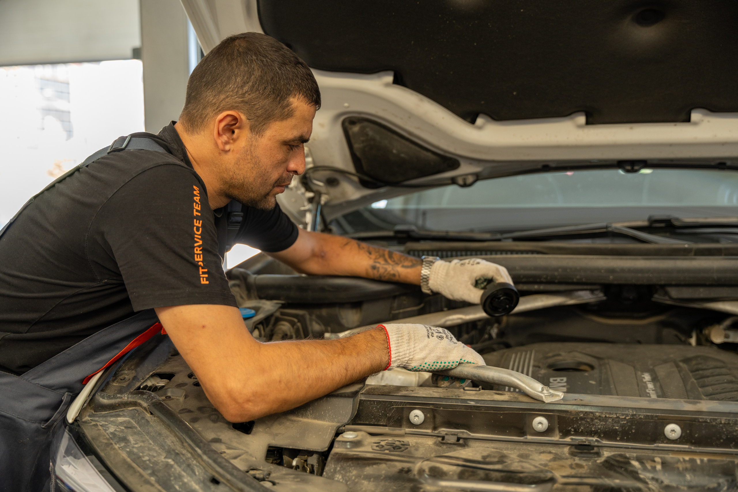 Интерьерная фотосъемка автосервиса Fit Service в Краснодаре — сеть СТО Профессиональная фотосъемка интерьера техцентра в Краснодаре. Шедевры для Вас! Фотограф и Видеограф в Краснодаре Пахиев Руслан