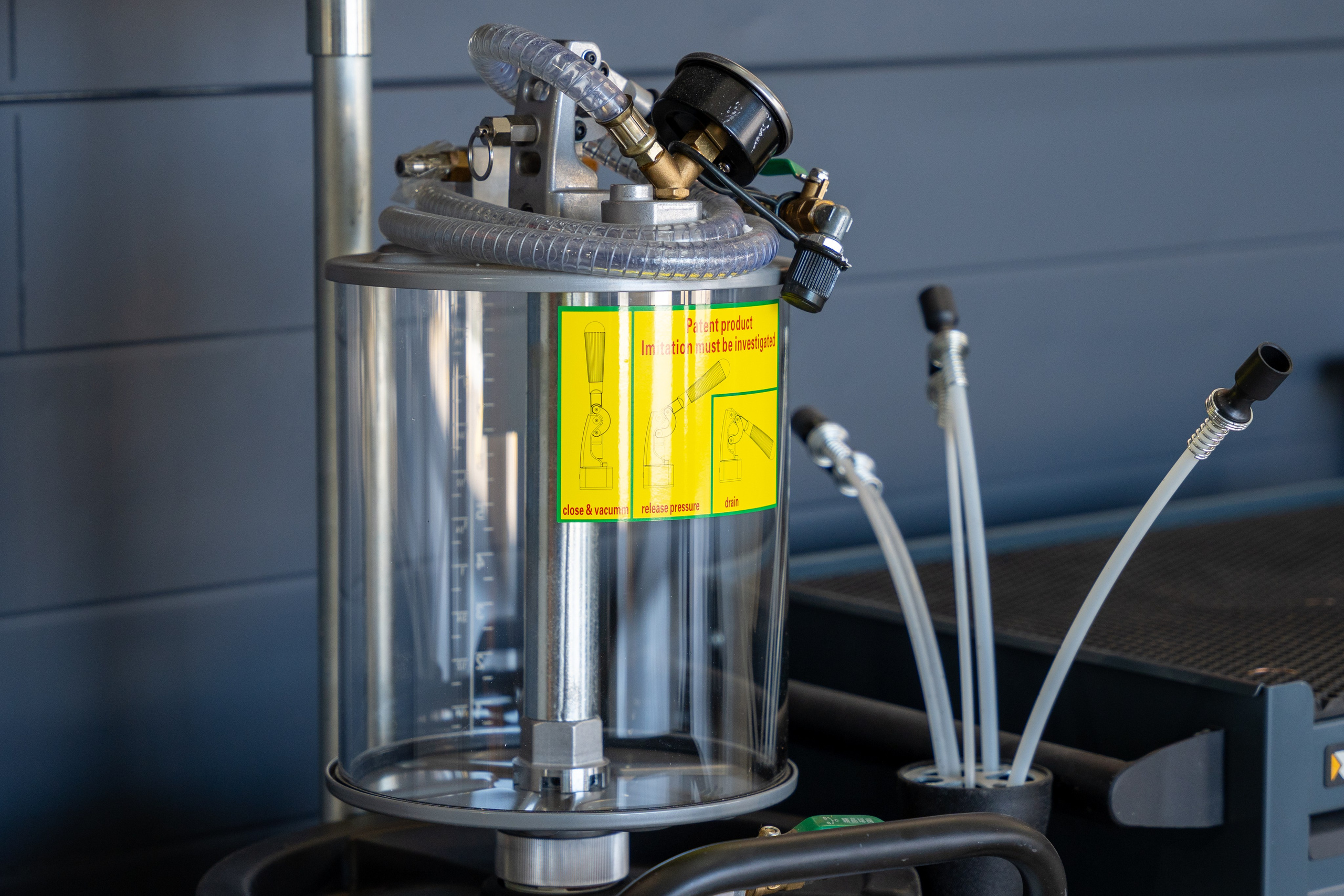 Интерьерная фотосъемка автосервиса Fit Service в Краснодаре — сеть СТО Профессиональная фотосъемка интерьера техцентра в Краснодаре. Шедевры для Вас! Фотограф и Видеограф в Краснодаре Пахиев Руслан