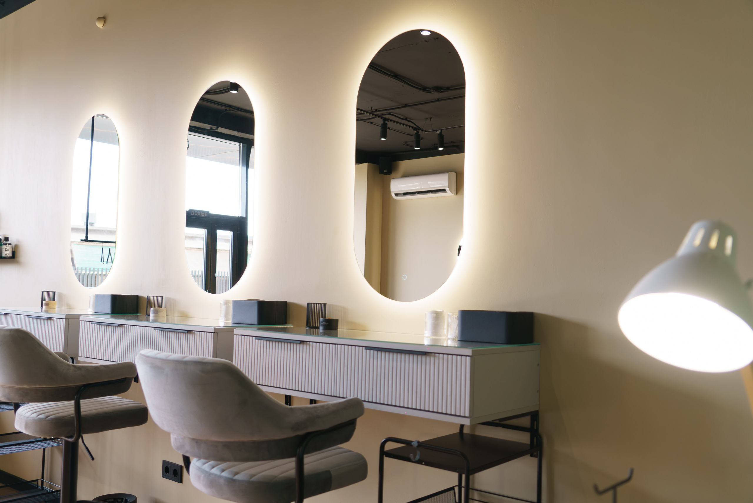 Профессиональная интерьерная фото и видео съемка студий красоты Яркая интерьерная фотосъемка для бьюти-коворкинга и студий. Шедевры для Вас! Фотограф и Видеограф в Краснодаре Пахиев Руслан