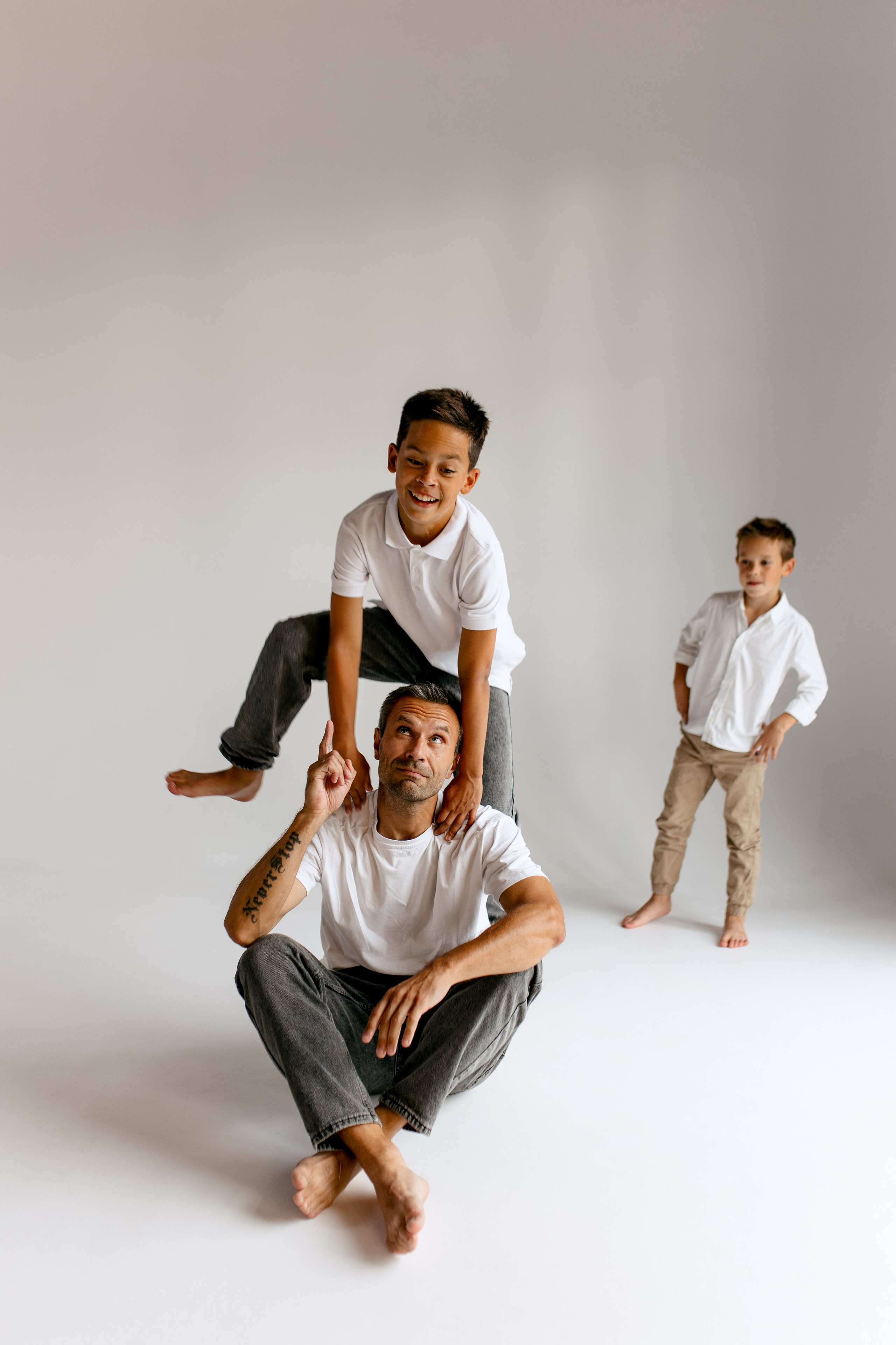 На белом фоне. Свадебный и семейный фотограф в Туле и области Маша Костина