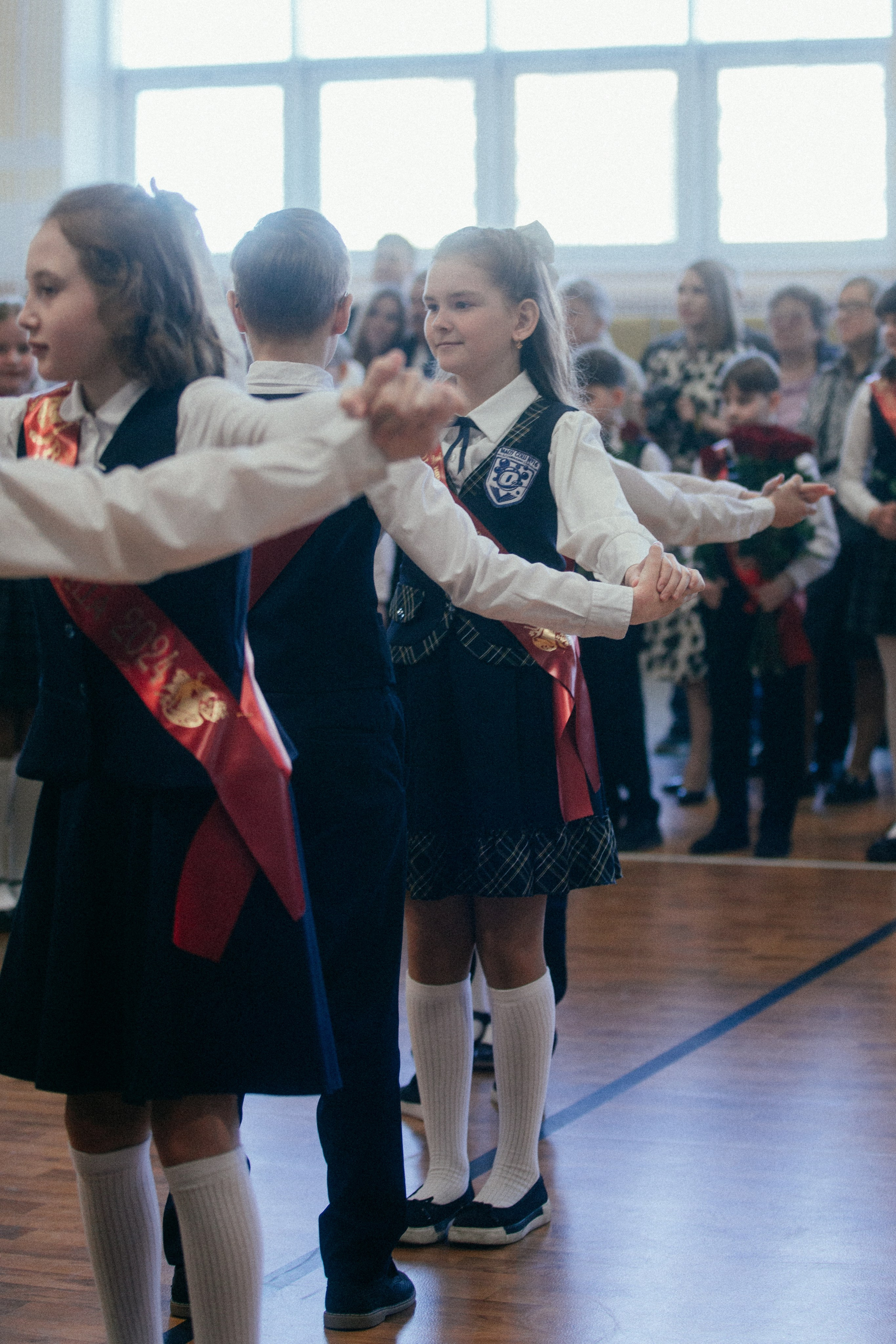 Выпускной в начальной школе. Арт-фотограф Крис Л. в Тобольске: портрет, семейные, свадьбы