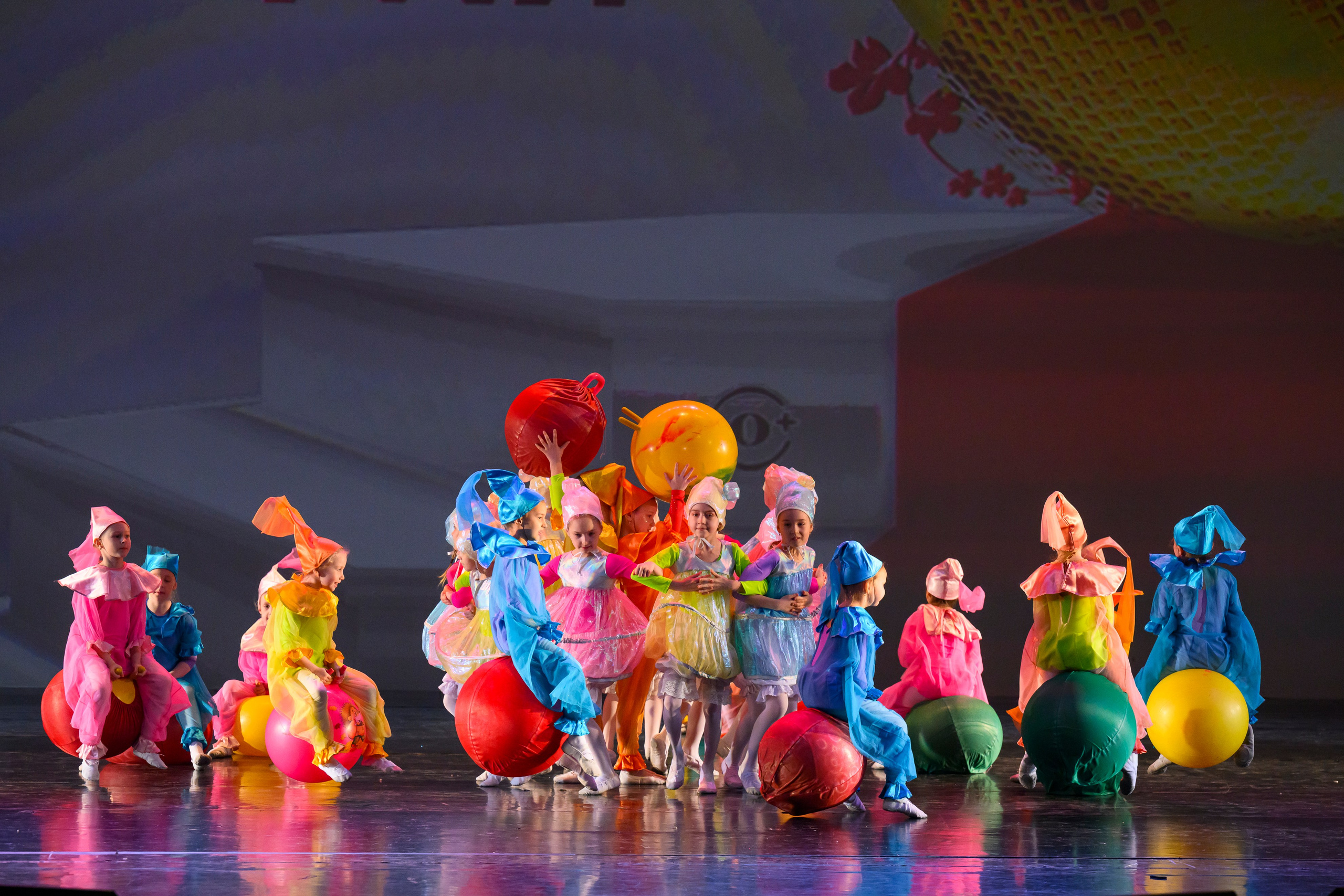 23 апреля, часть 1, БКЗ Октябрьский, г. Санкт-Петербург. Золотое яблочко