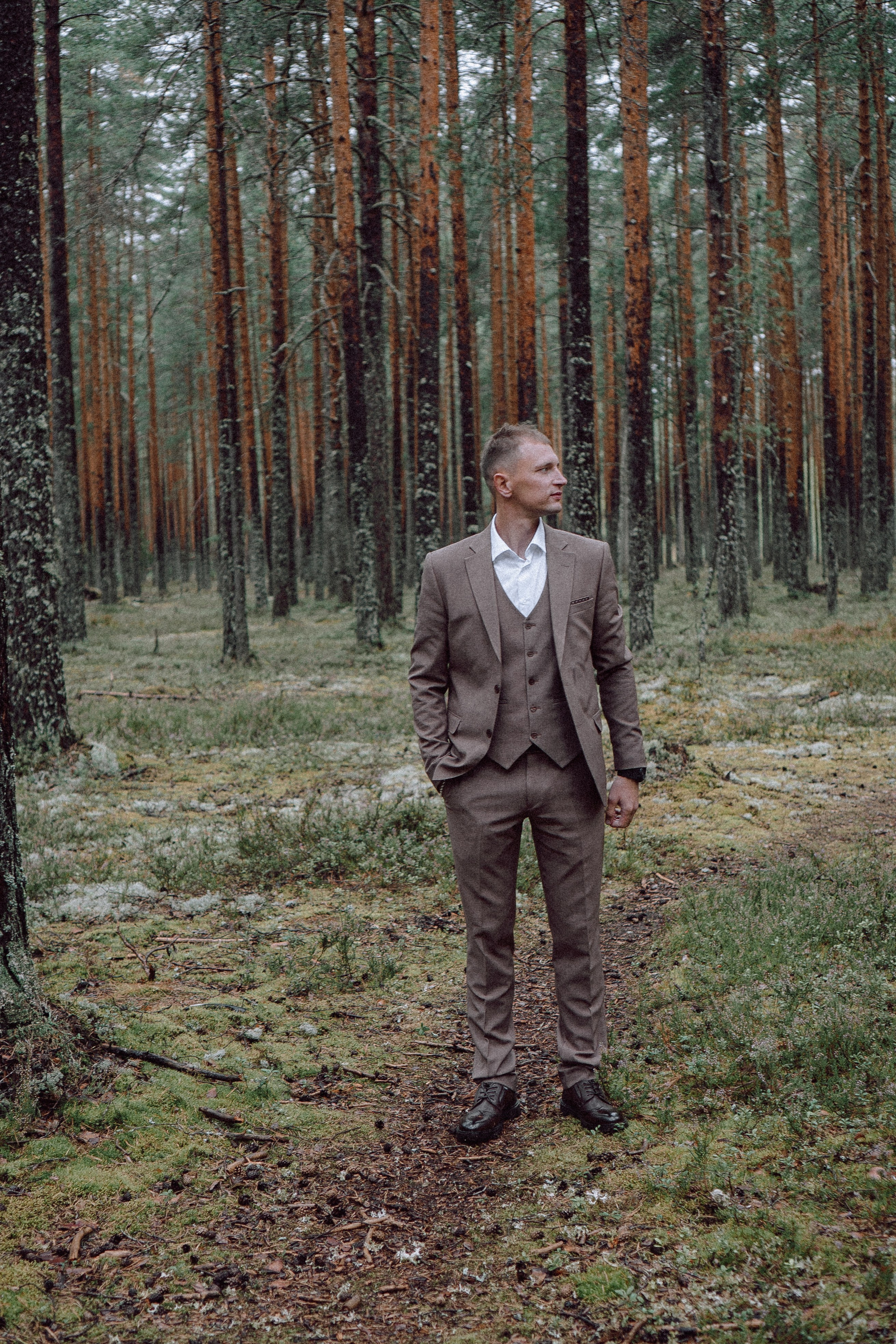 СВАДЕБНАЯ ФОТОСЕССИИЯ ПАРЫ В ГОРОДЕ ПРИОЗЕРСК В СОСНОВОМ ЛЕСУ И С ПИКАПОМ. Профессиональный фотограф, Санкт-Петербург — Виктория Богомолова