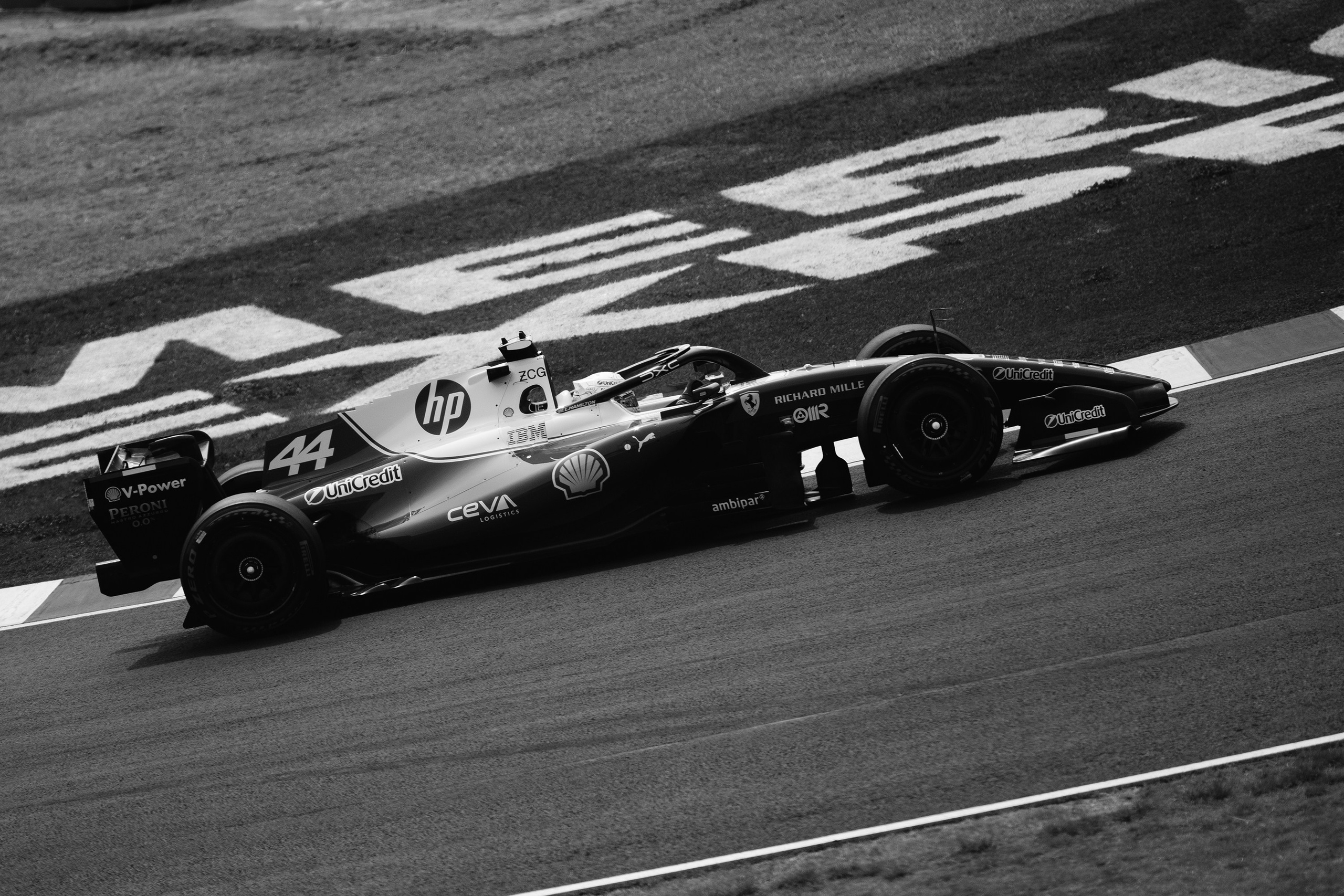 F1. Photographer in Tokyo Anatolii Ozarto