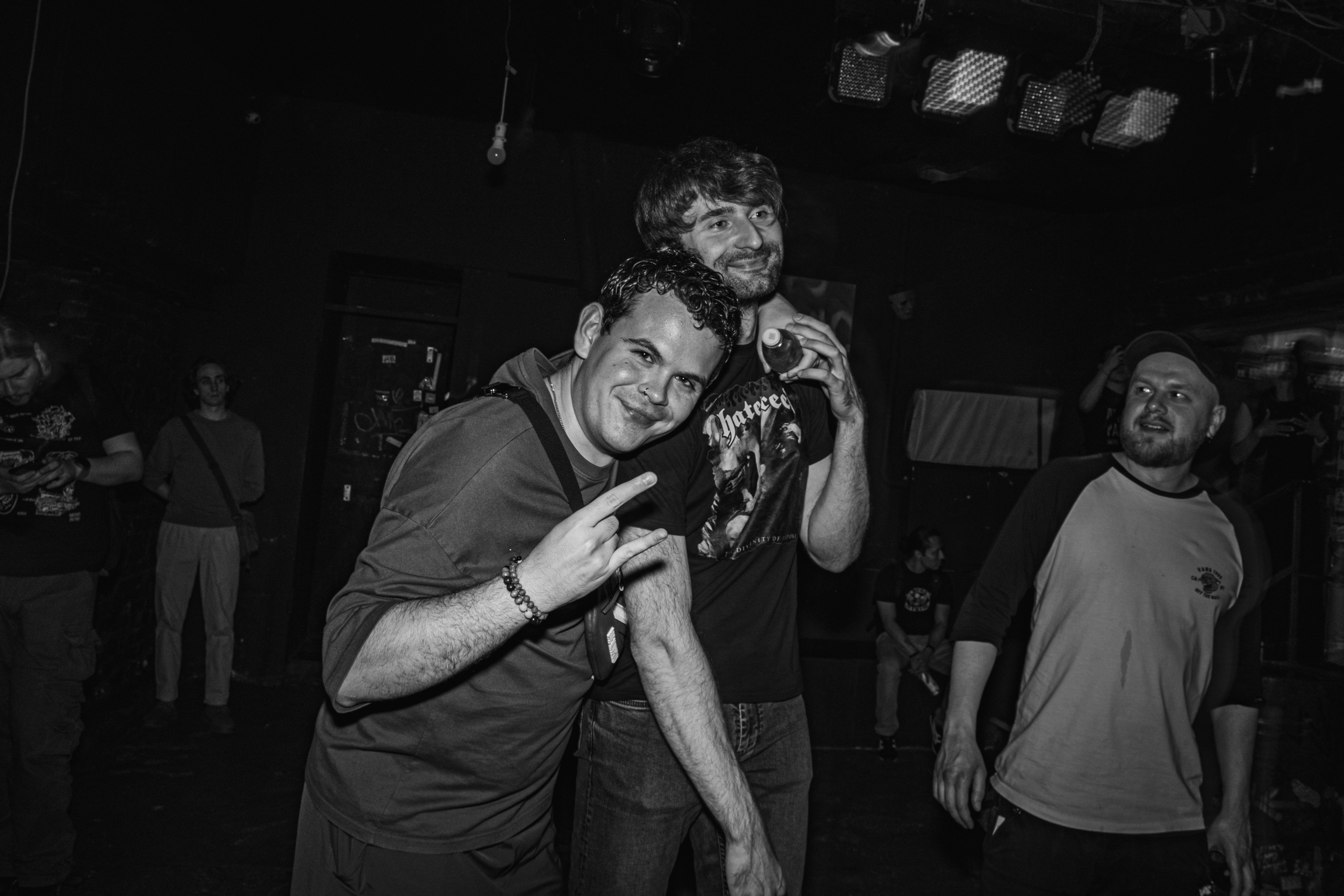 Ютани & о т м е ж & Вещи в картонной коробке 08.08.2025. Репортажный фотограф в Москве Legiodot