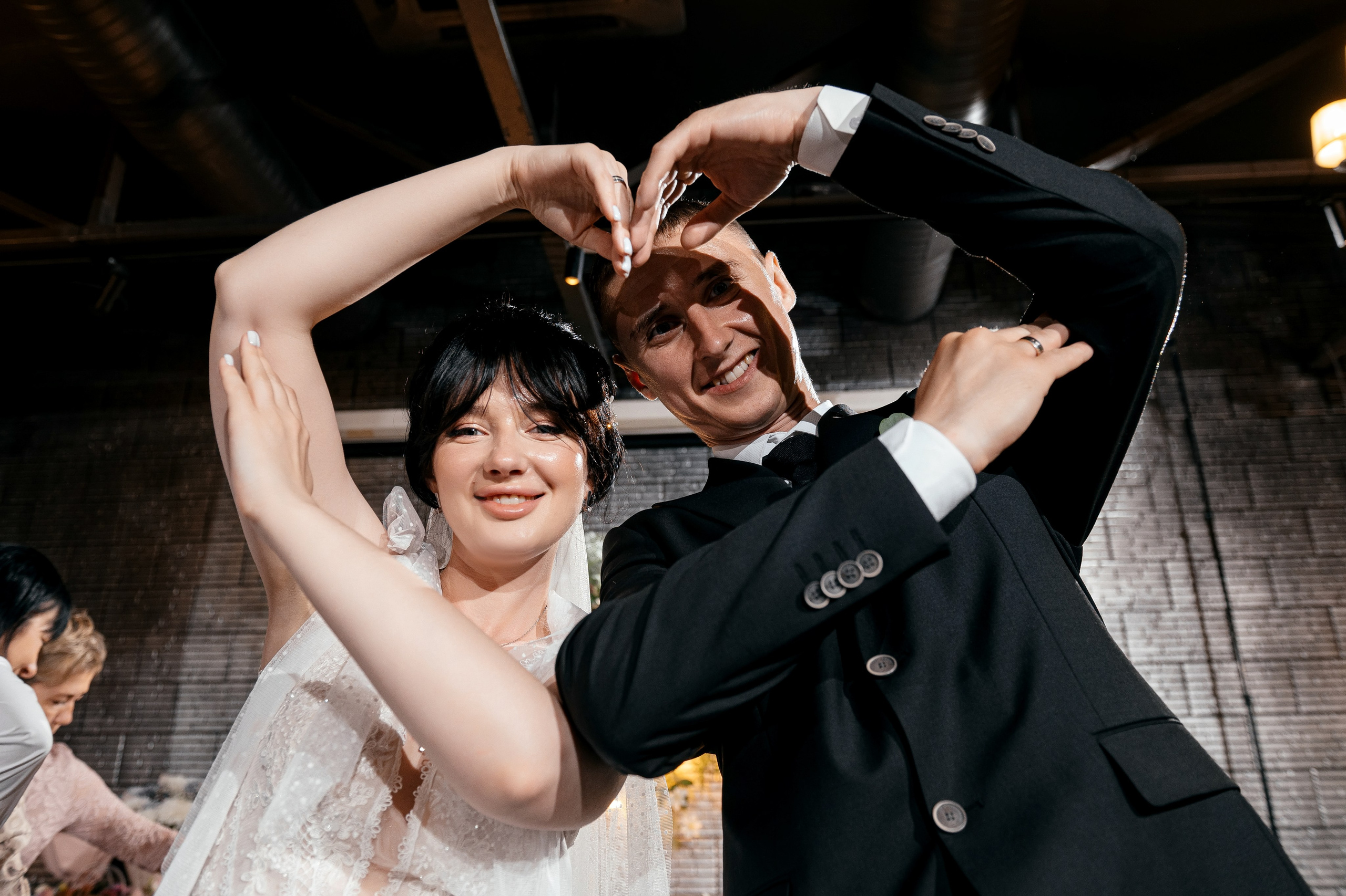 Свадьба с венчанием в Щелково. Прогулка в Гребнево, ресторан Кинза, отель Премиум. Свадебный и семейный фотограф Виктория Носачёва. Щелково, Москва и МО