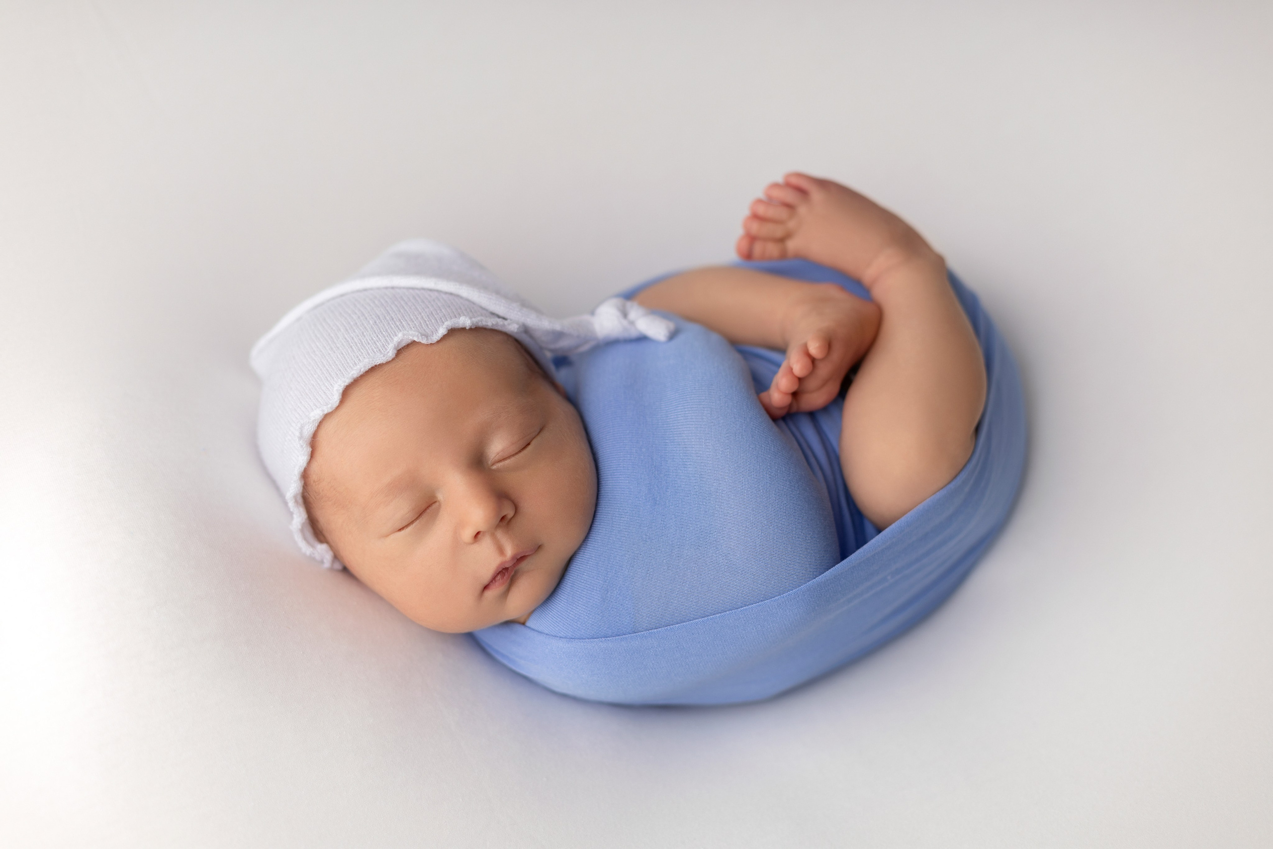 Альбина и сын, 7 дней. Фотограф новорожденных в Нижнем Новгороде Надежда Кадылкина