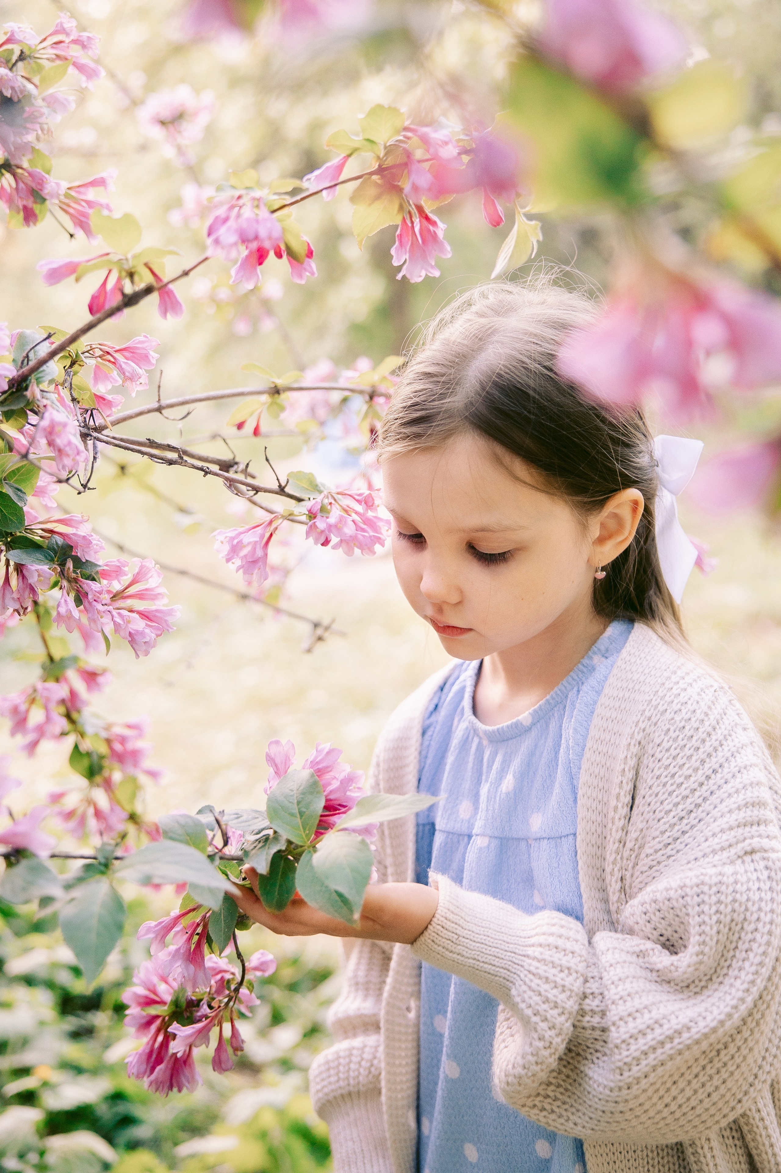 портрет девочки в цветении 