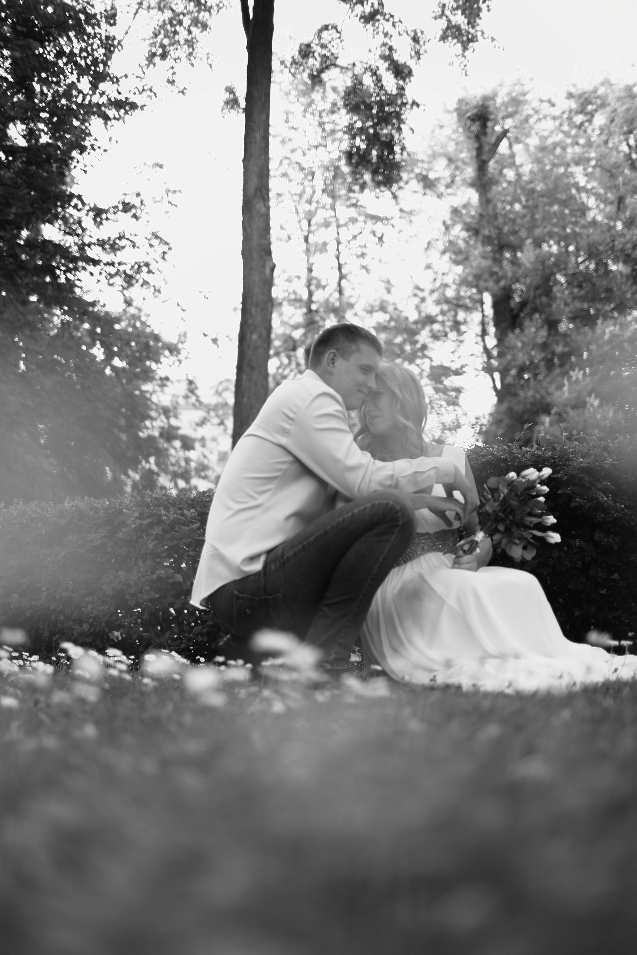 Свадебная фотосессия в парке. Свадебный и репортажный фотограф в Ярославле и Санкт-Петербурге Роман Микрюков