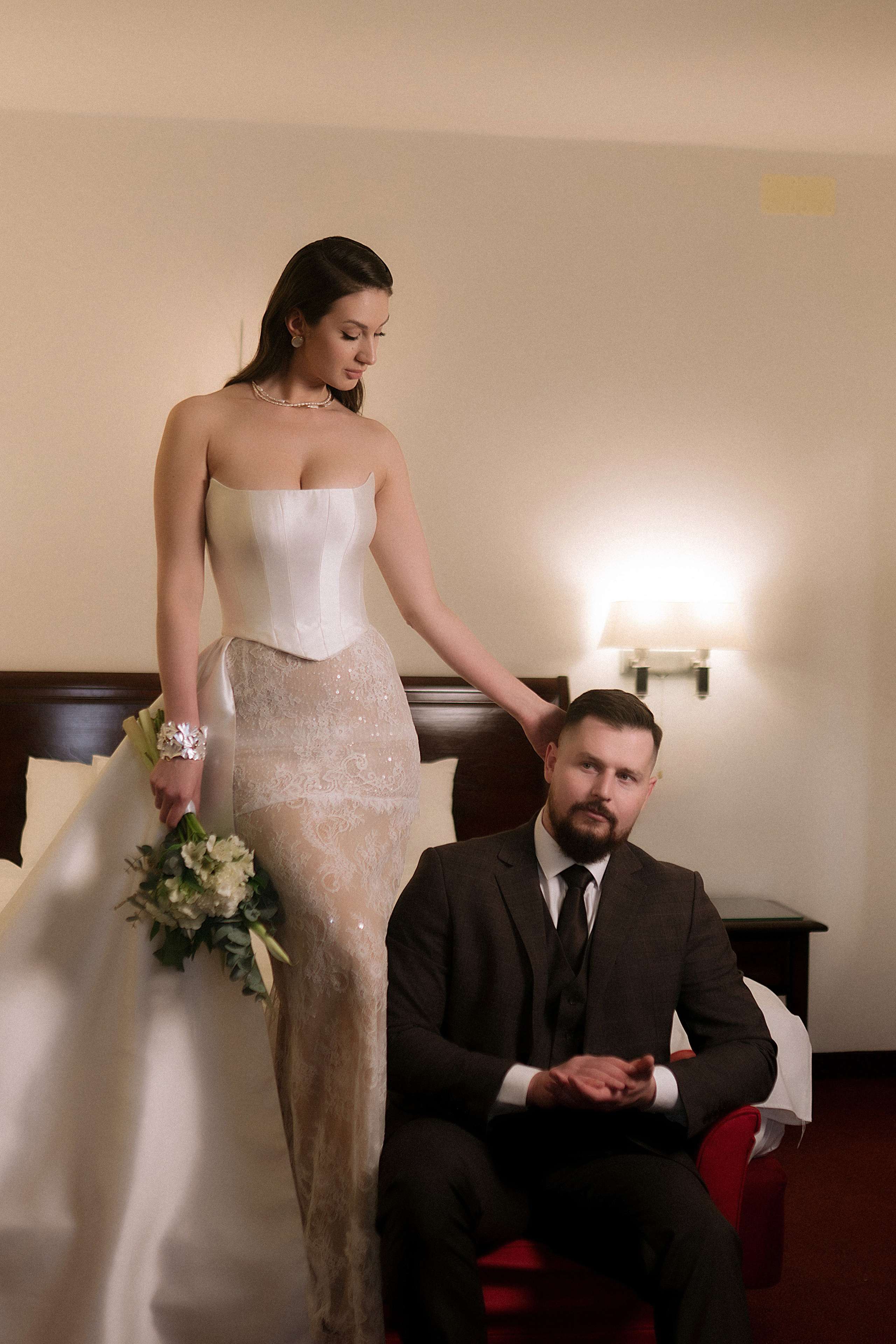 Утро жениха и невесты | Арина и Игорь в отеле Арт-бутик в Воронеже. Фотограф Карина Шмулёва. Воронеж и область