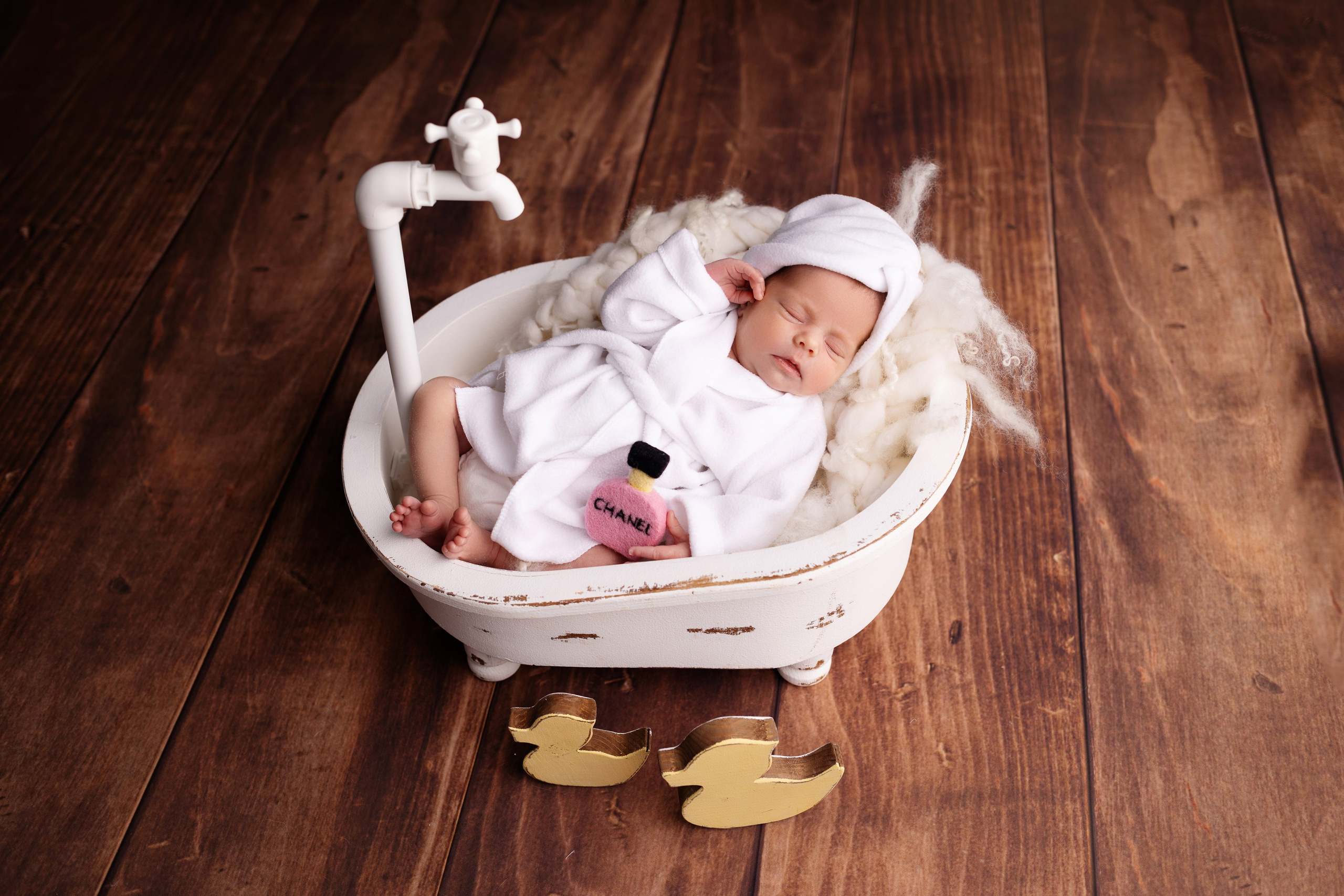 Фотосъемка двойни. Фотограф новорожденных малышей в Омске и Омской области Эльвира Камаева