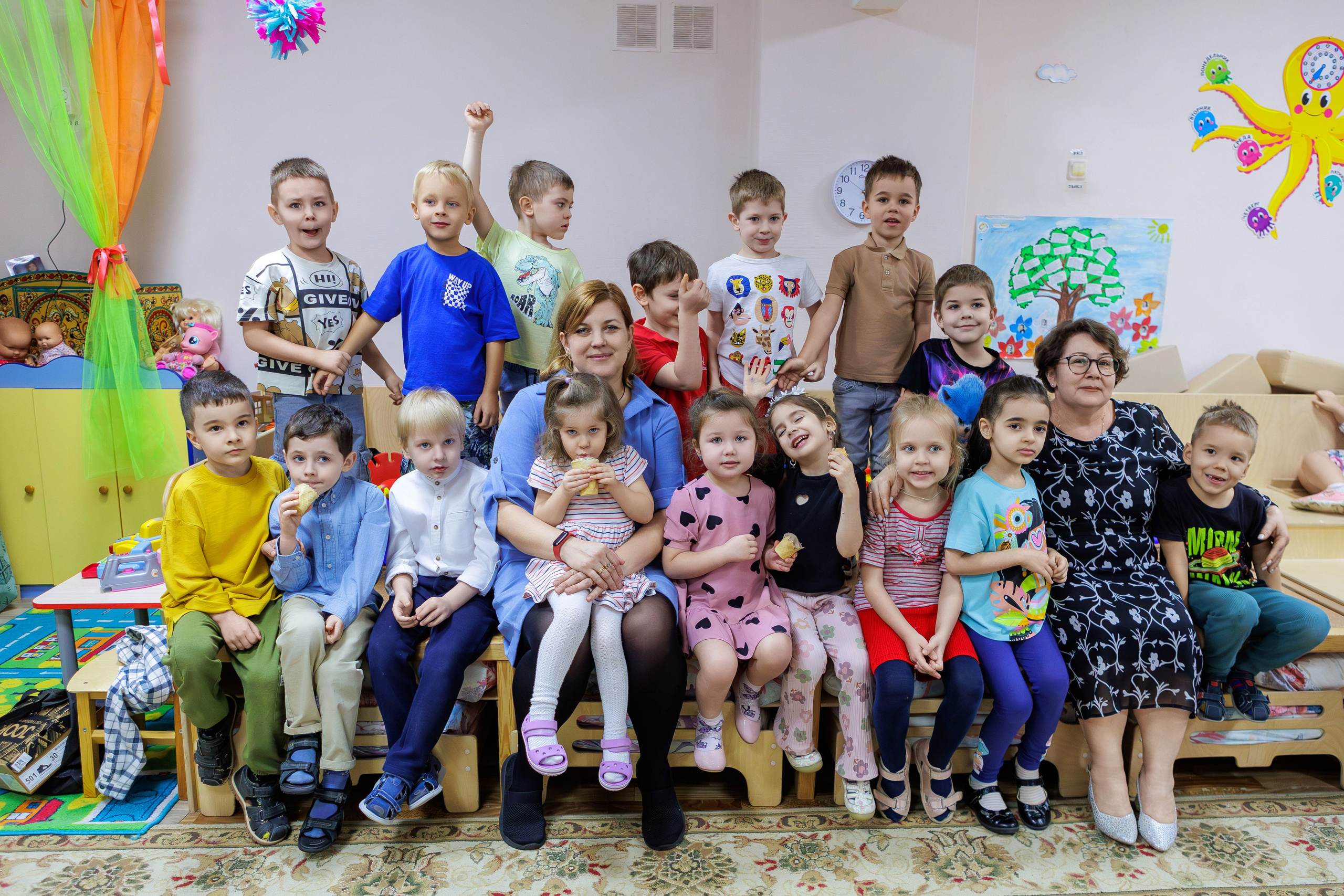 МК к 8 марта. Выпускные альбомы и школьный фотограф в Подольске, Троицке, Щербинке, Москве и Московской области