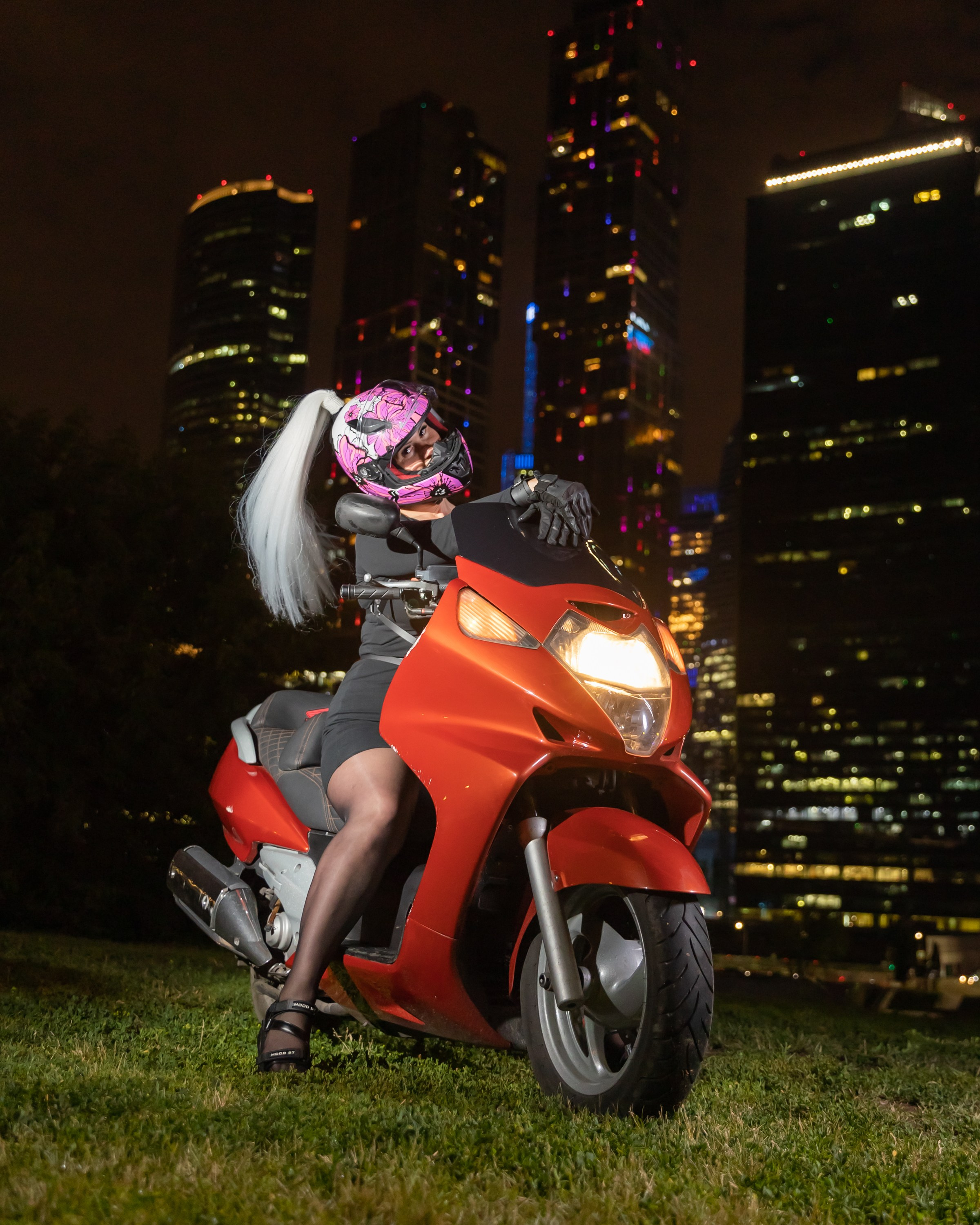 Марина. Ночной фотосет Москва-Сити. Фотограф Владимир Охрименко