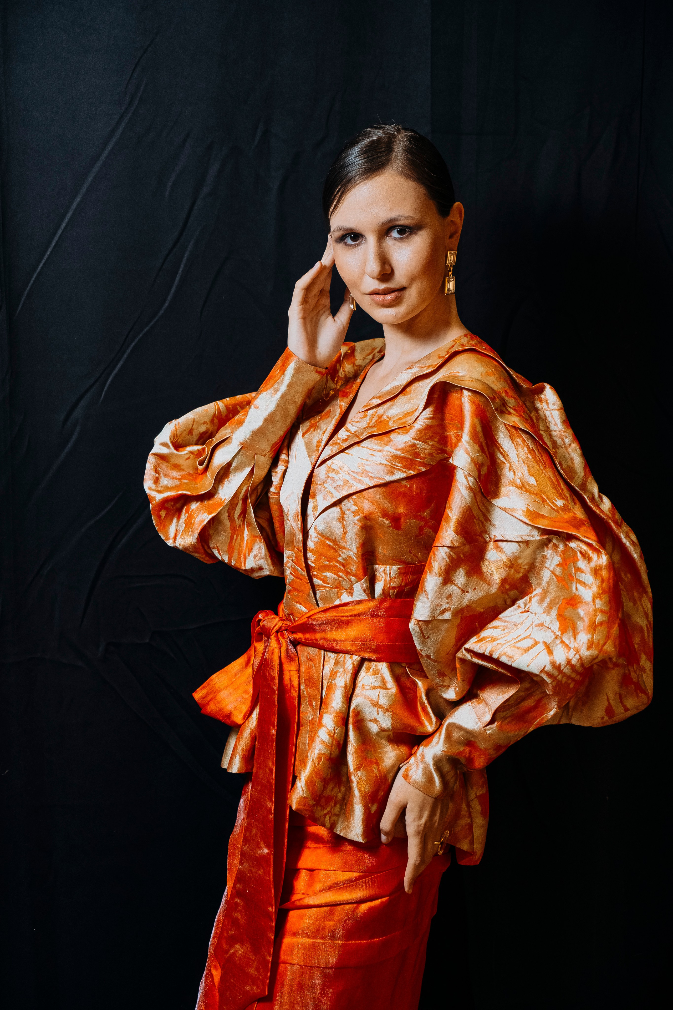 B&D FASHION SHOW: Мода как искусство. Переосмысление классики. Больше: https://sinonim.org/improve#res. Профессиональный портретный фотограф в Москве Владимир Глаголев