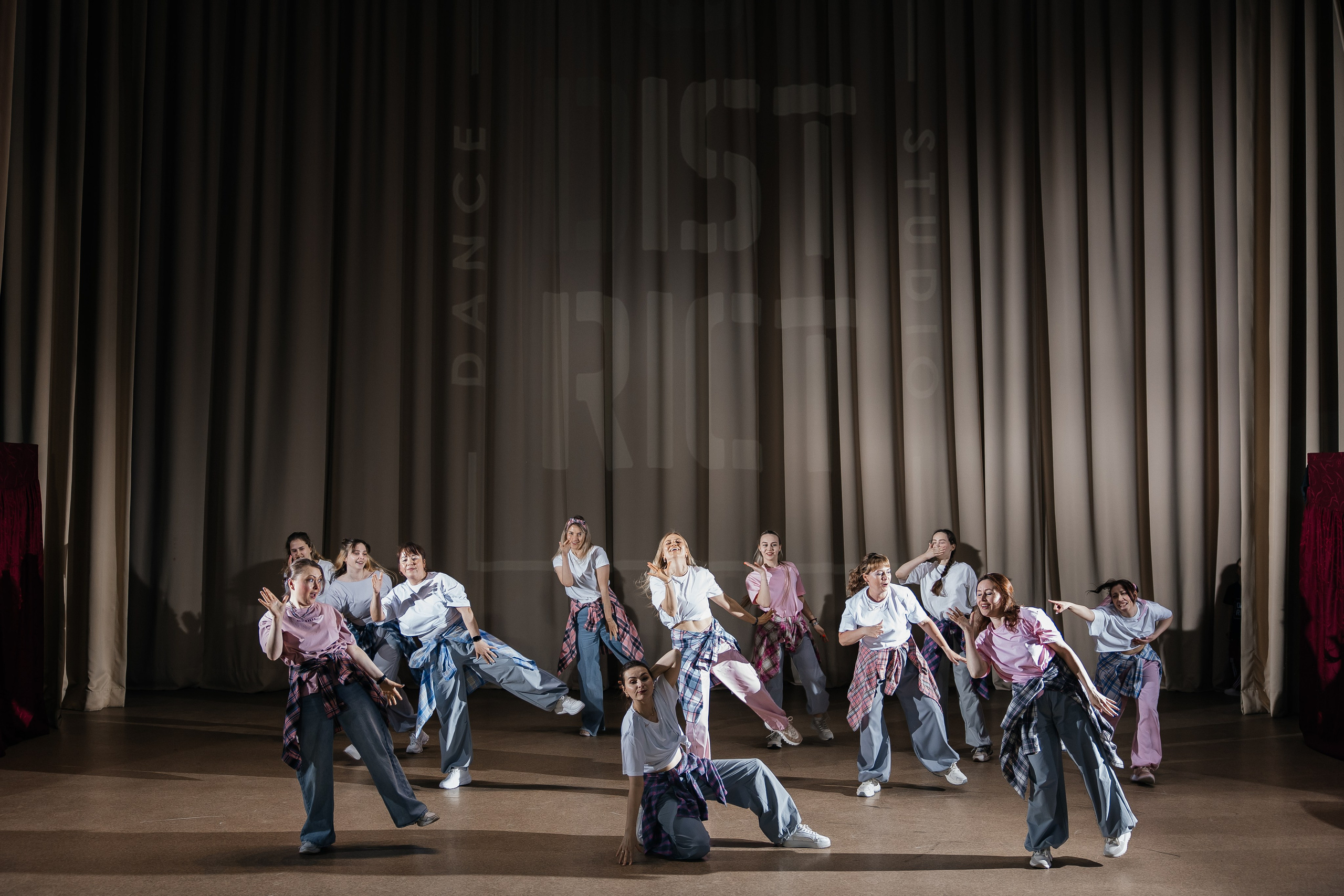 Дистрикт. Отчетный концерт. Свадебный и Семейный фотограф г. Ижевск Гульназ Солдатова. Гульназ фото