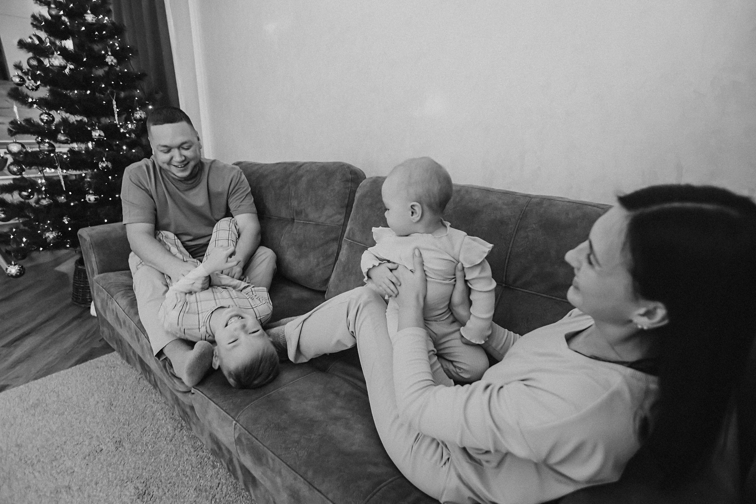 Дома. Семейный фотограф Тюмень, фотограф на роды Салмина Мария