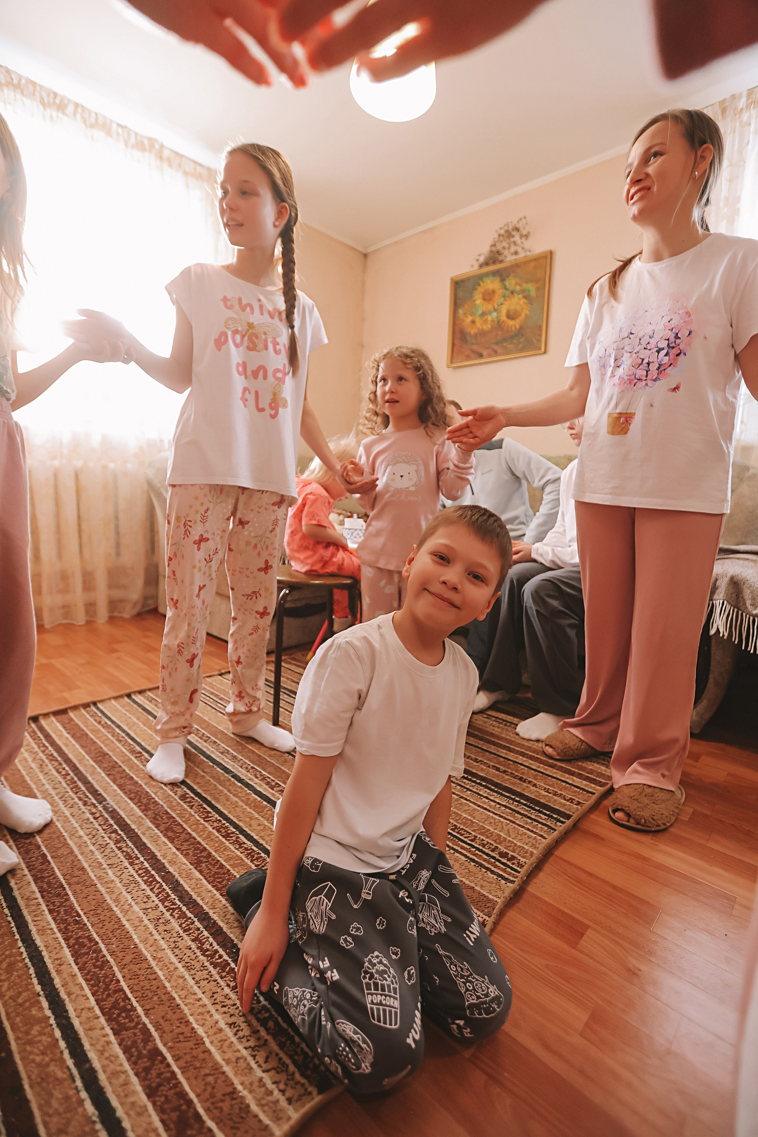 Большая семья репортаж. Семейный фотограф Тюмень, фотограф на роды Салмина Мария