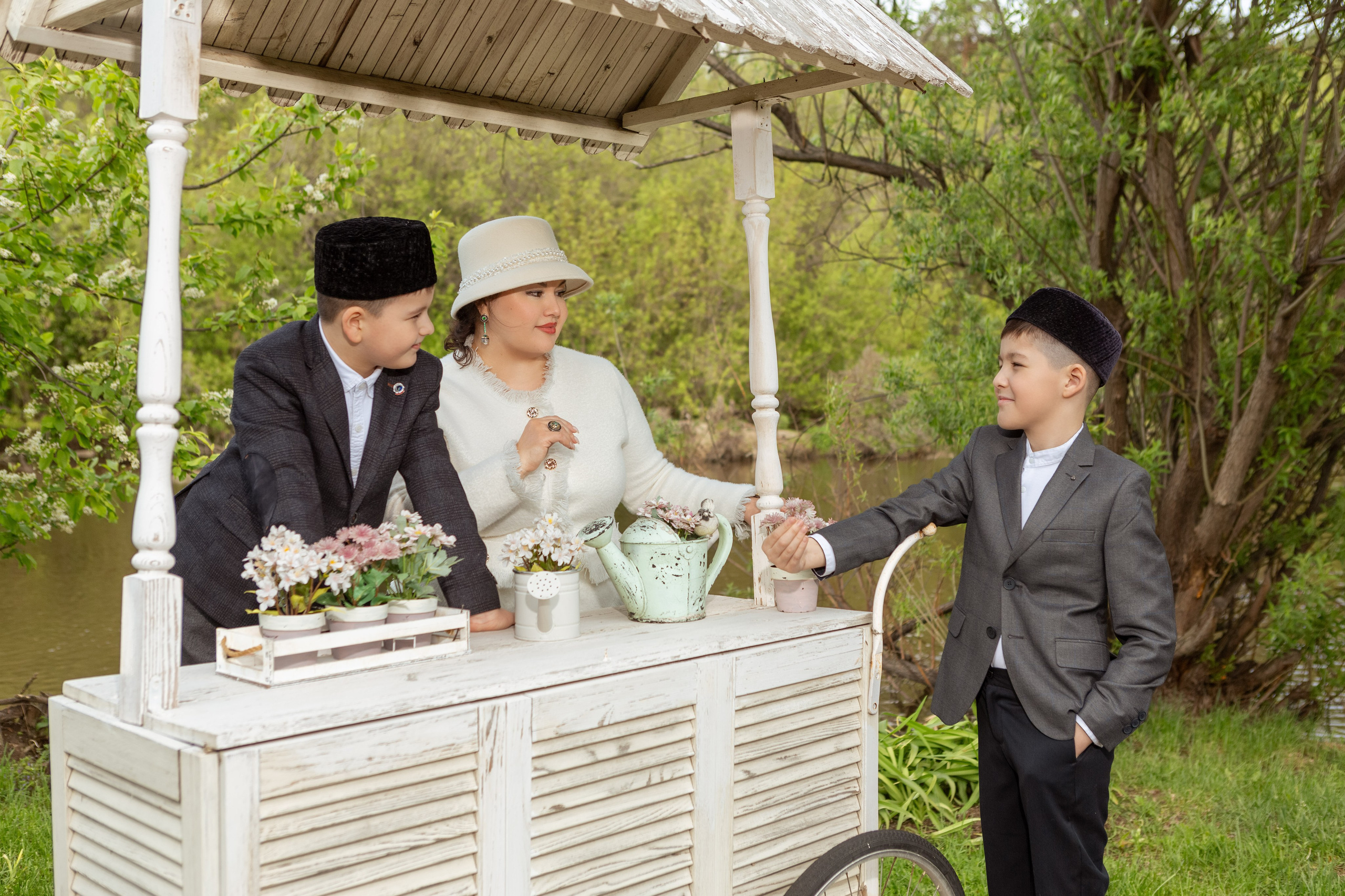 Семейная фотосессия в татарском и европейском стиле. Рекламный, предметный, репортажный, семейный фотограф и художник в Москве