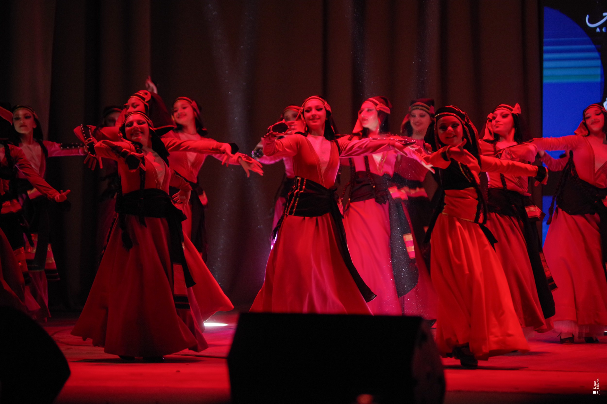 Танцы в Хоби. Портретный фотограф Денис Милютин