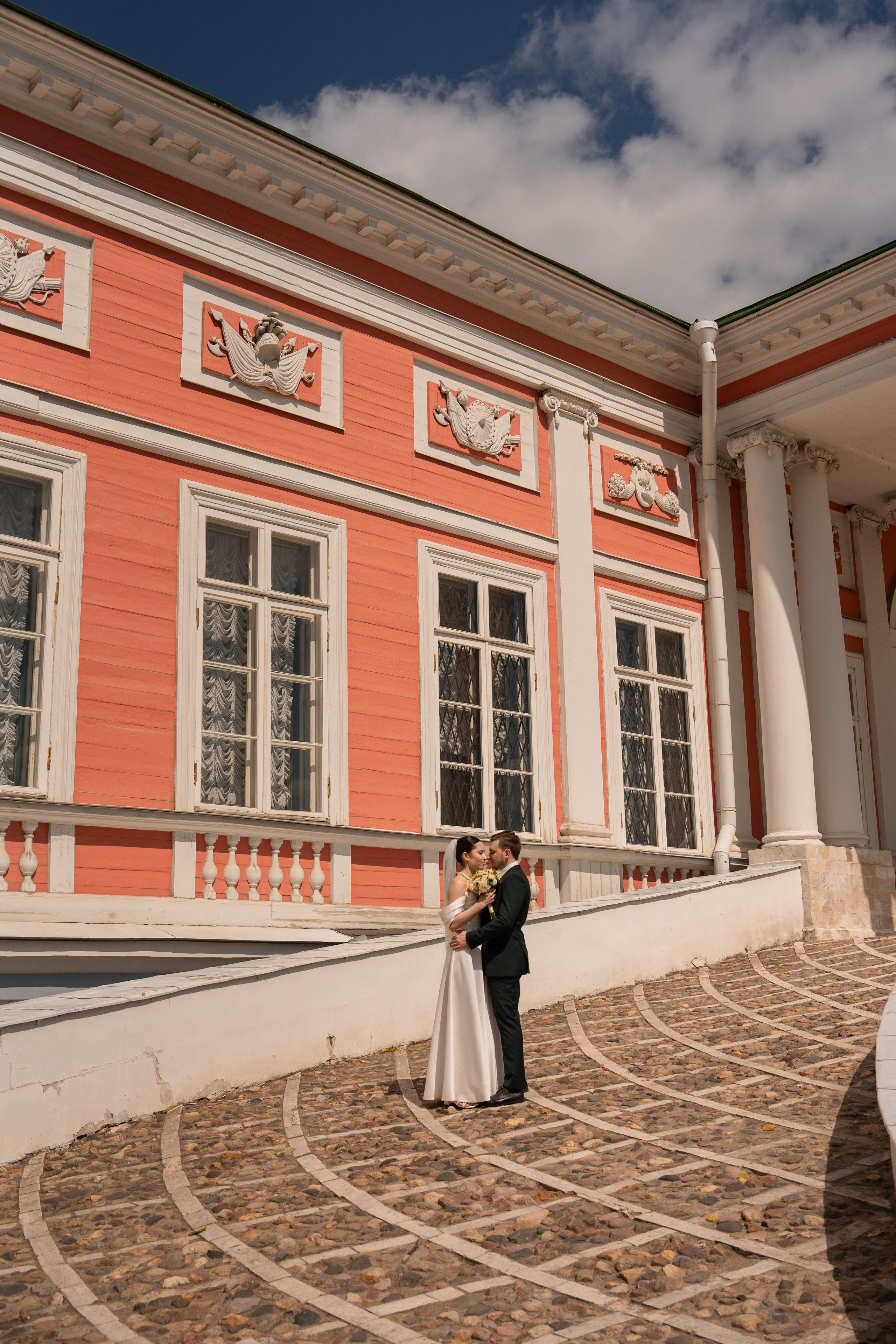 Влад и Илина в Кусково. Свадебный фотограф в Москве Анна Полушина