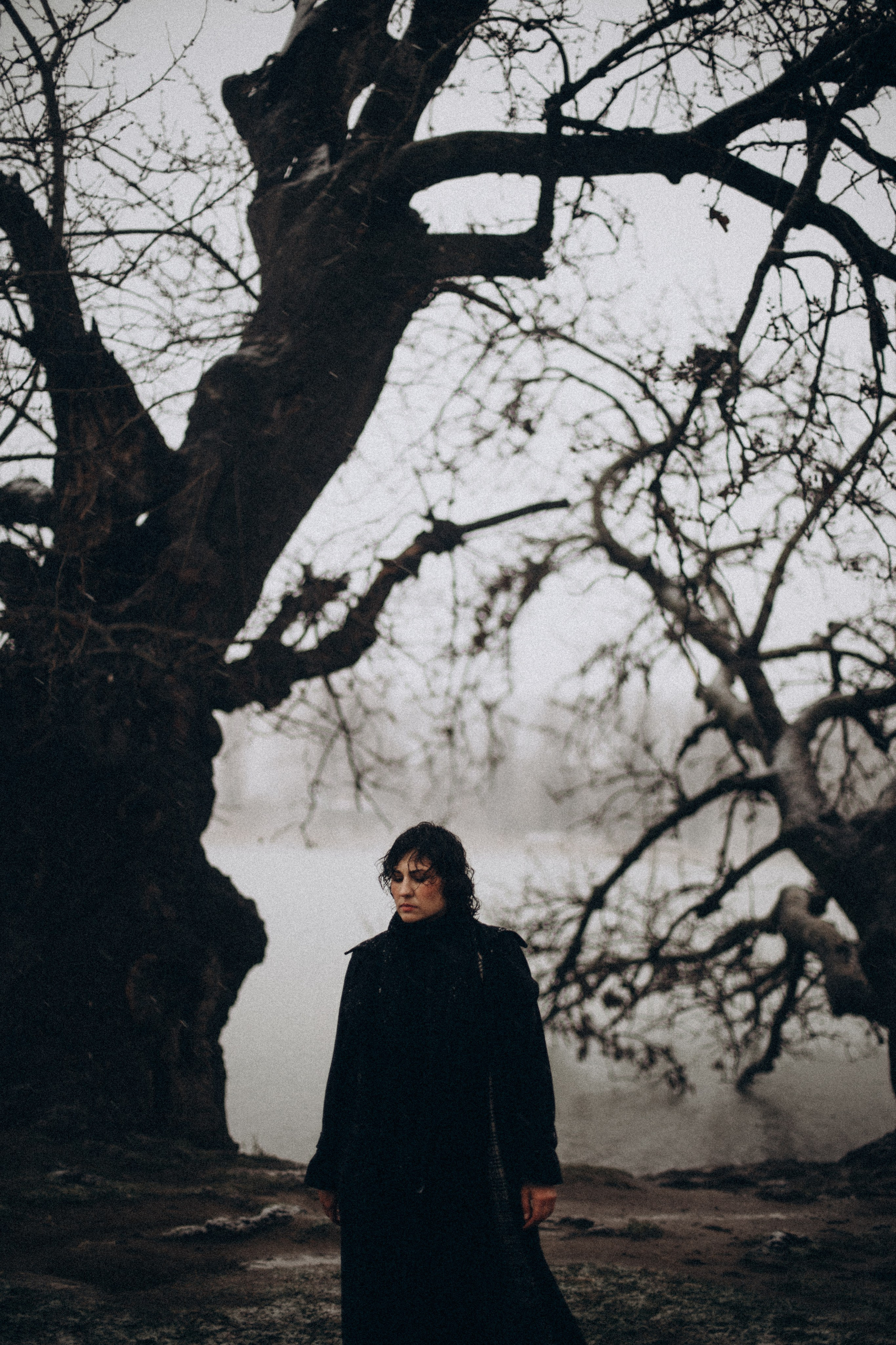 Женская фотосессия: индивидуальные, стильные, чувственные снимки. Подчеркну вашу красоту и уникальность. Студийная съёмка, естественный свет, портреты, женственность, эмоции. Фотограф в Краснодаре, помощь с позированием.