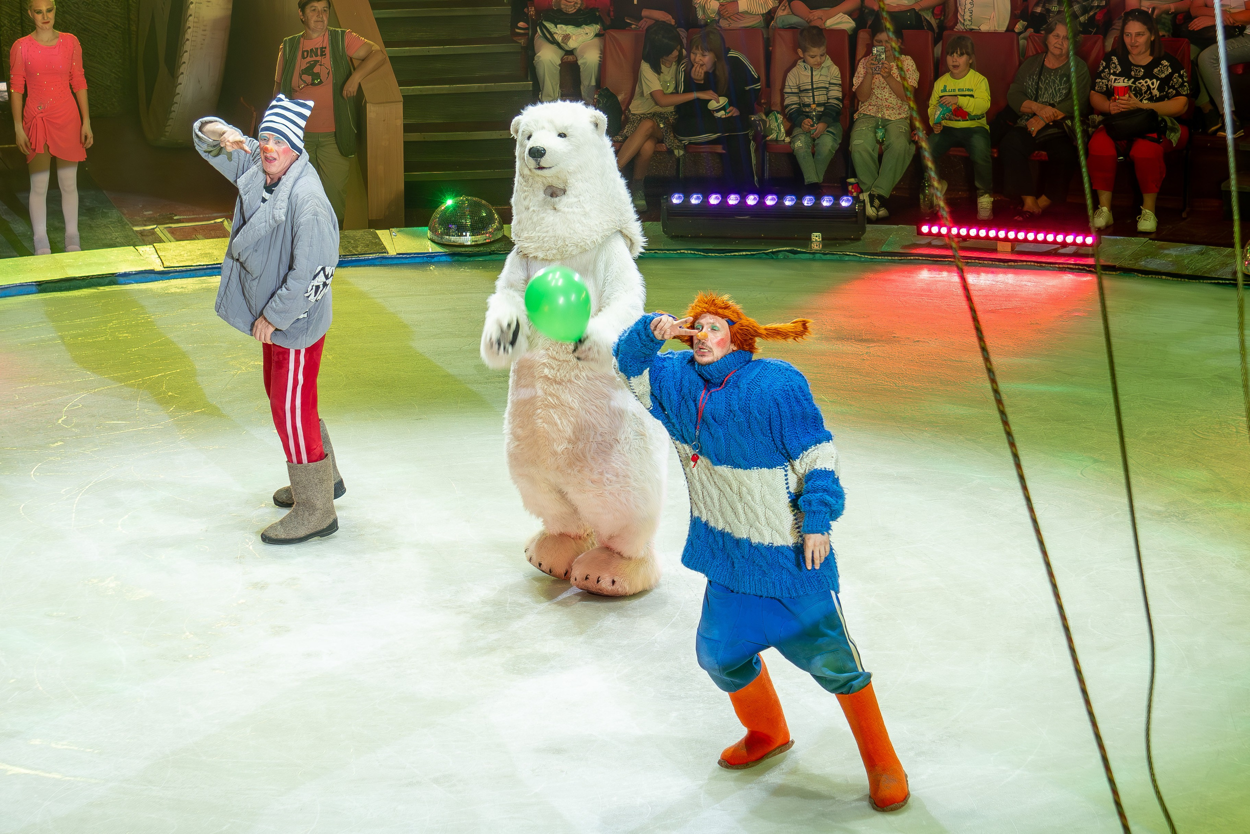 Цирк на льду «Айсберг» в Луганске. Фотограф в РФ и ЛНР Юлия Федосеева