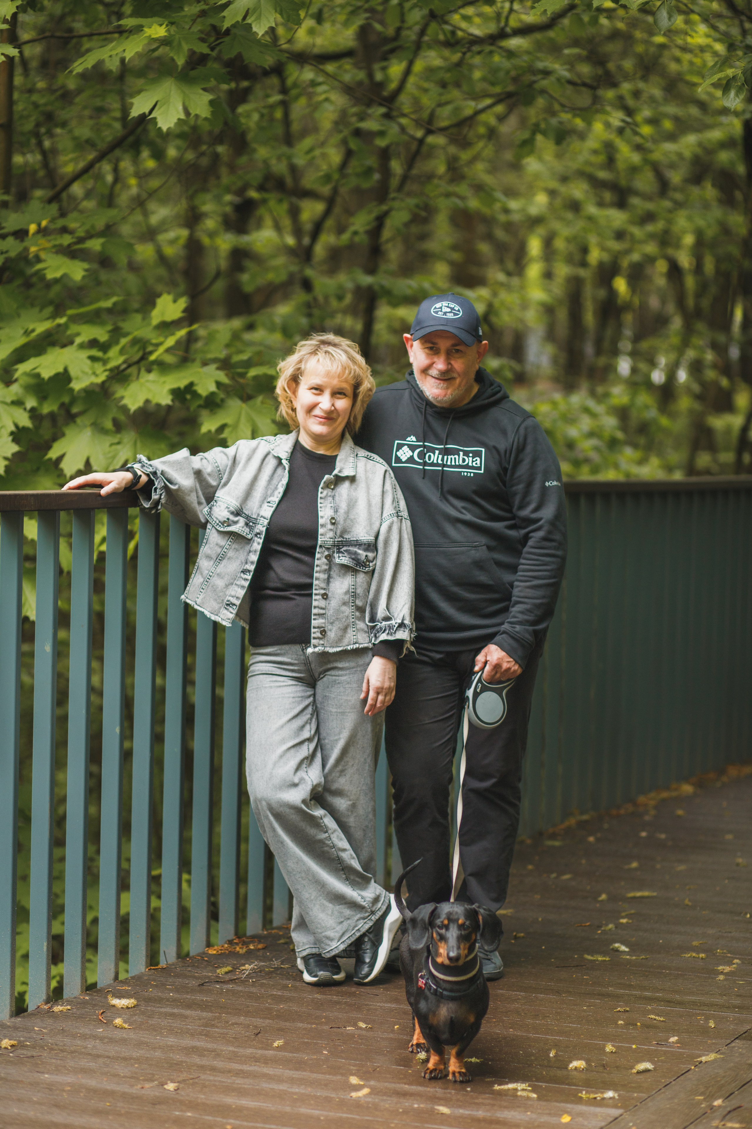 Фотопрогулка большой семьи с двумя собаками летом. Семейный и школьный фотограф в Москве Анна Ткач