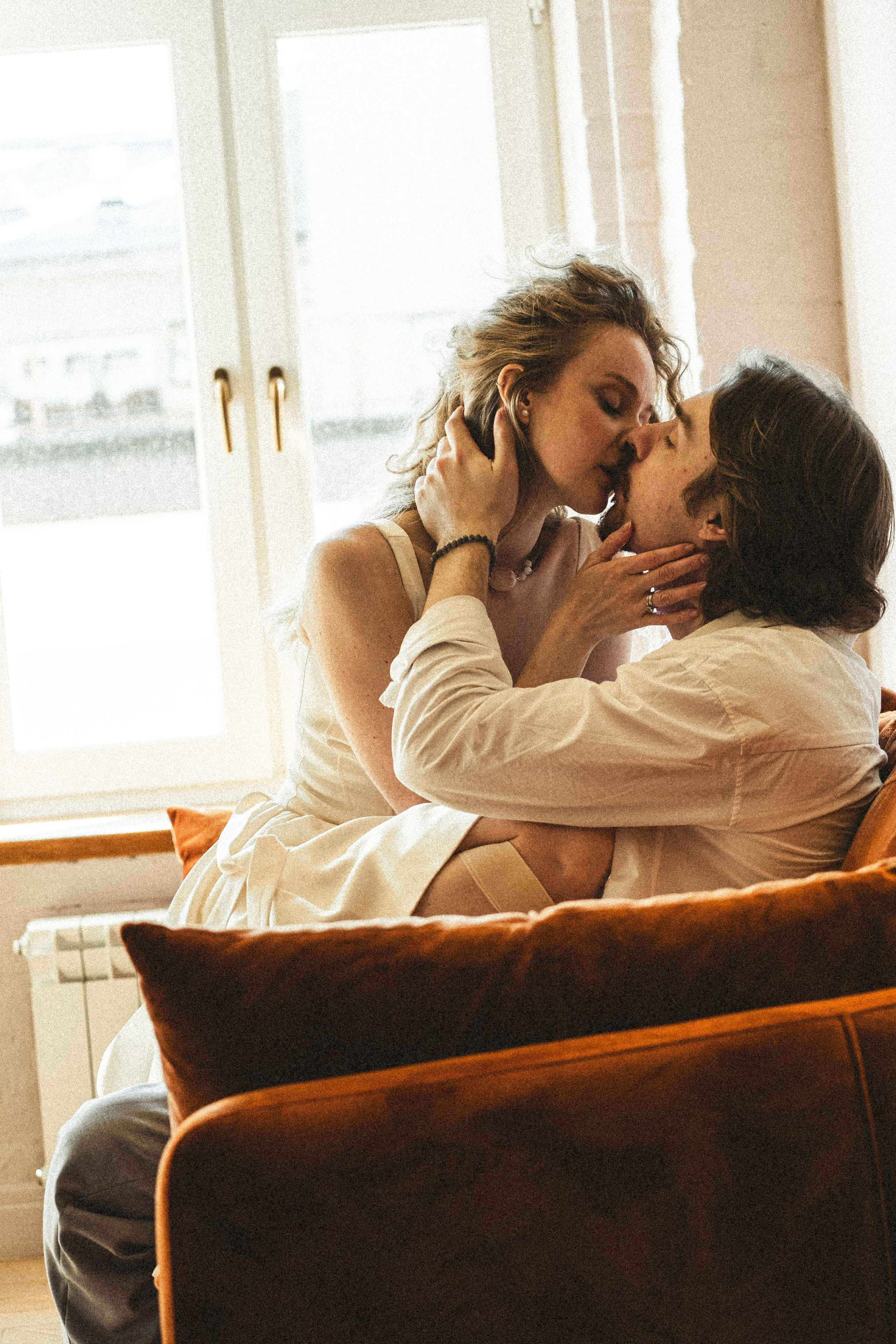 СВАДЕБНАЯ ПРОГУЛКА ПО ПЕТРОГРАДКЕ ВЕСНОЙ. СВАДЕБНАЯ ФОТОСЕССИИЯ НА ПЕТРОГРАДКЕ. Профессиональный фотограф, Санкт-Петербург — Виктория Богомолова