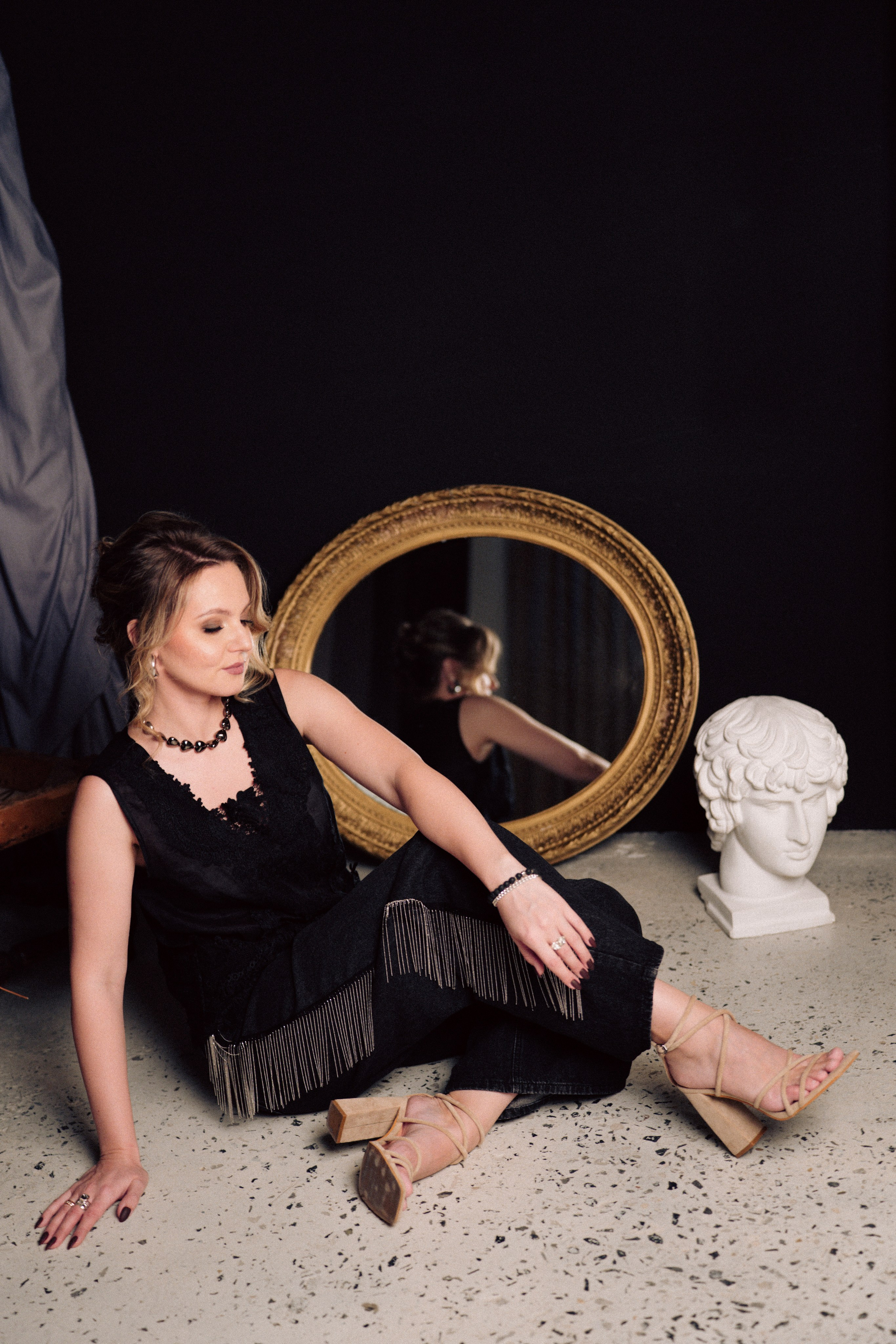 НОВОГОДНЯЯ ФОТОСЕСИИЯ В СТУДИИ ДЛЯ ДЕВУШКИ И ПРОГУЛКА ПО ЧЕРНЫШЕВСКОЙ. Профессиональный фотограф, Санкт-Петербург — Виктория Богомолова