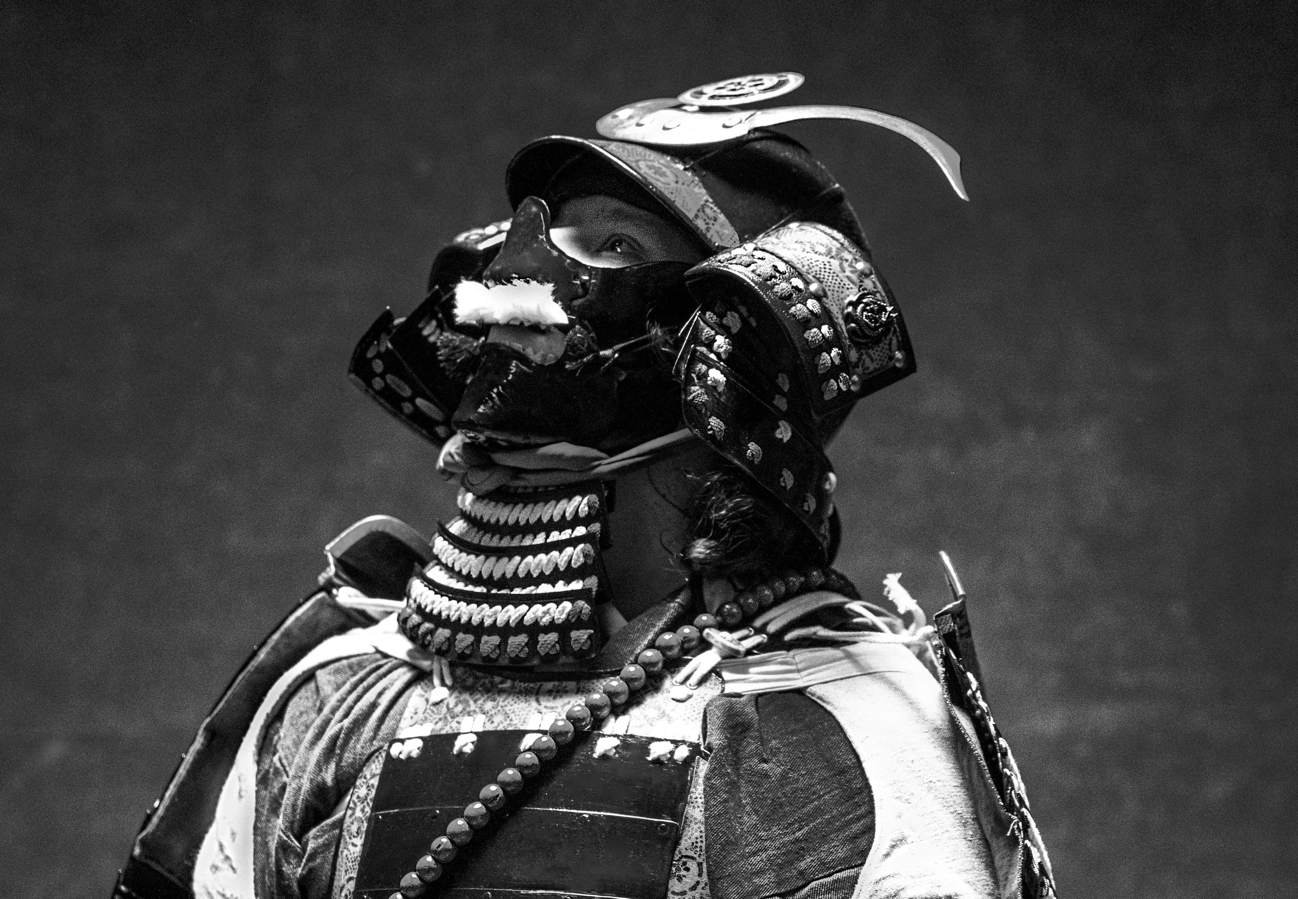 Я  фотограф. Работаю в городе Москва,