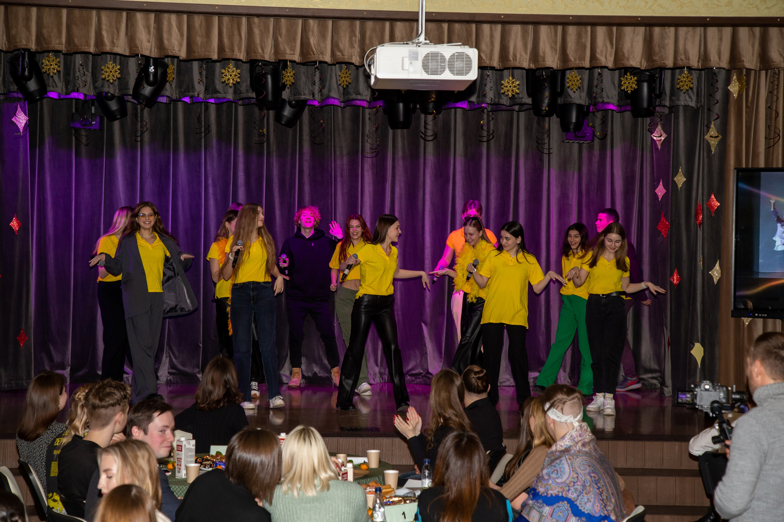 Репортажная съёмка для Домисольки на новый год. «Студия DRONAVT`s» — видеосъёмка и фотография г. Москва