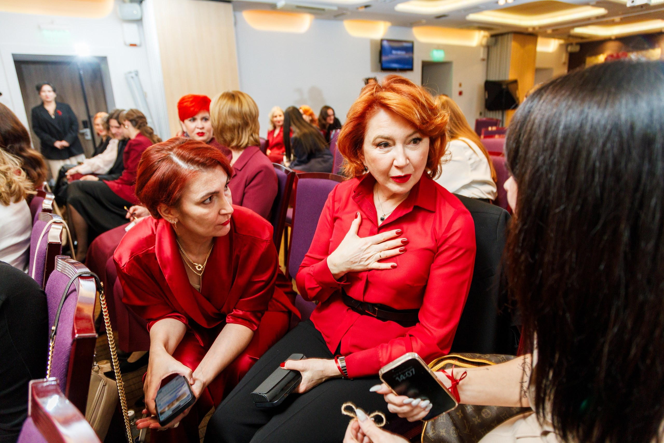 Репортажная съёмка сообщества Код публичности. Студия коммерческой съемки ХВОЯ