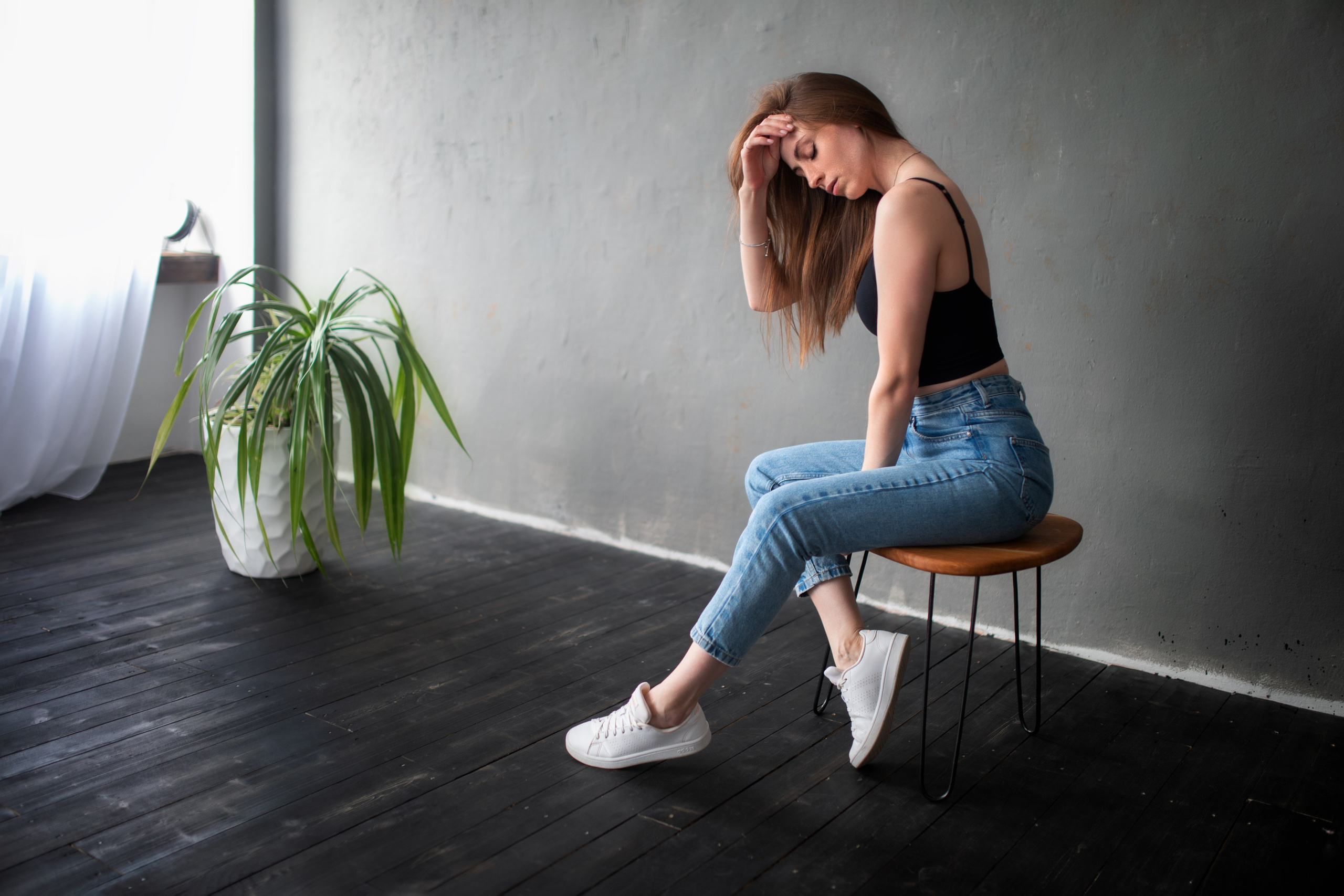 Съемка с Надеждой в студии с минимальным интерьером в формате для «себя»