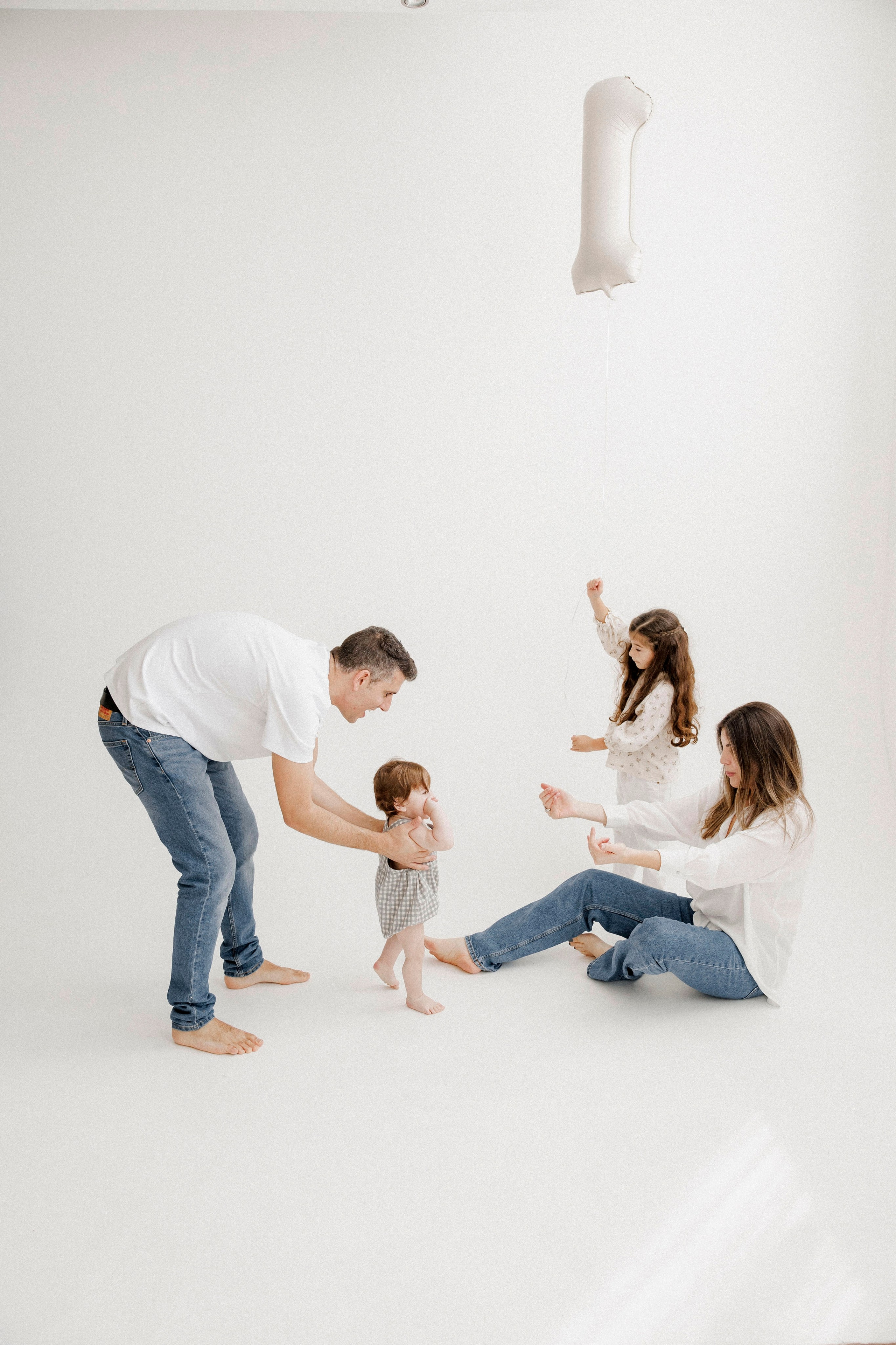 One year inside the White studio. Wedding and family photographer
