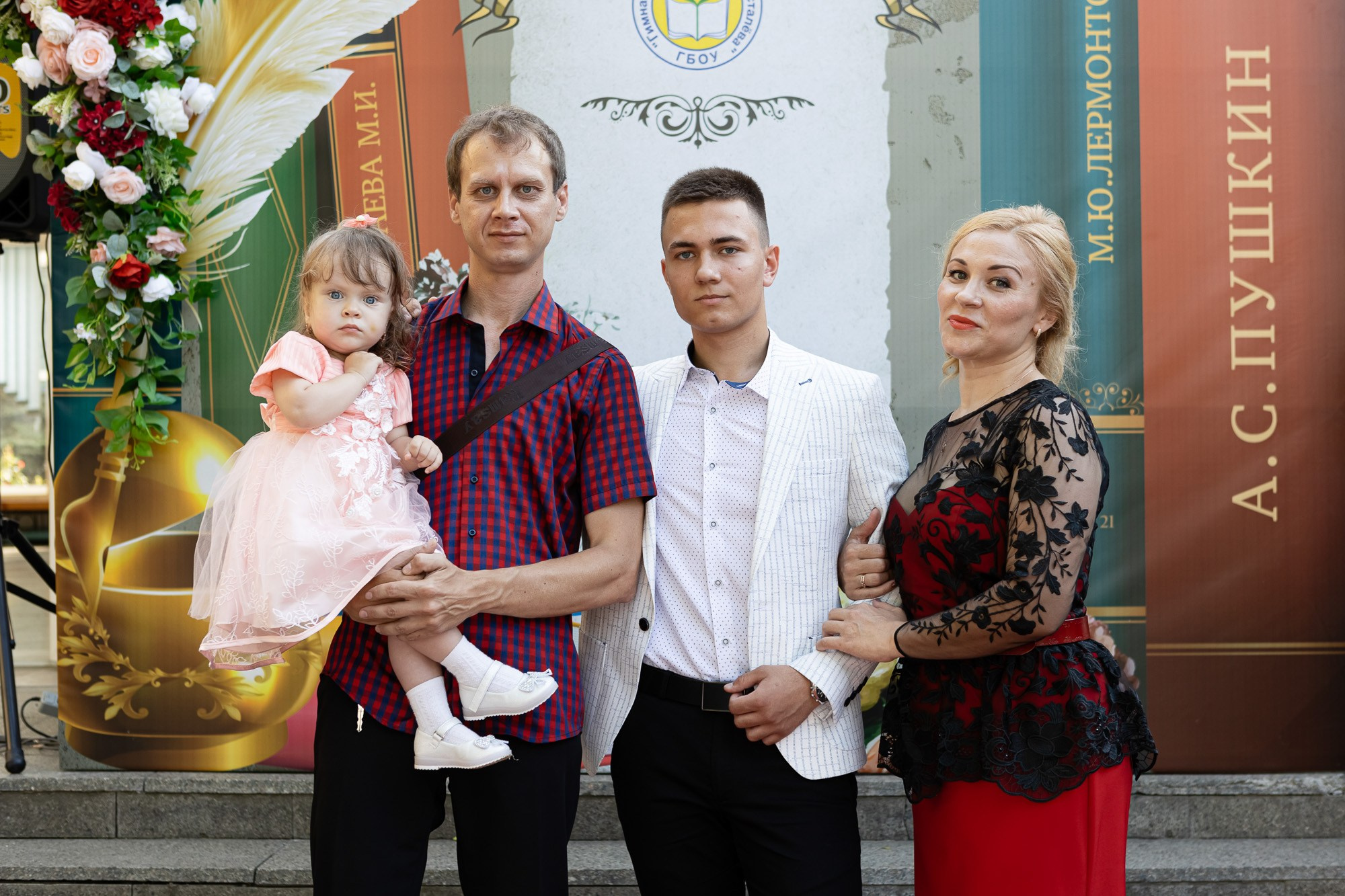 Фотосъёмка выпускного в школе. Свадебный фотограф, фотосъемка в Крыму, Севастополе, Симферополе, Ялте