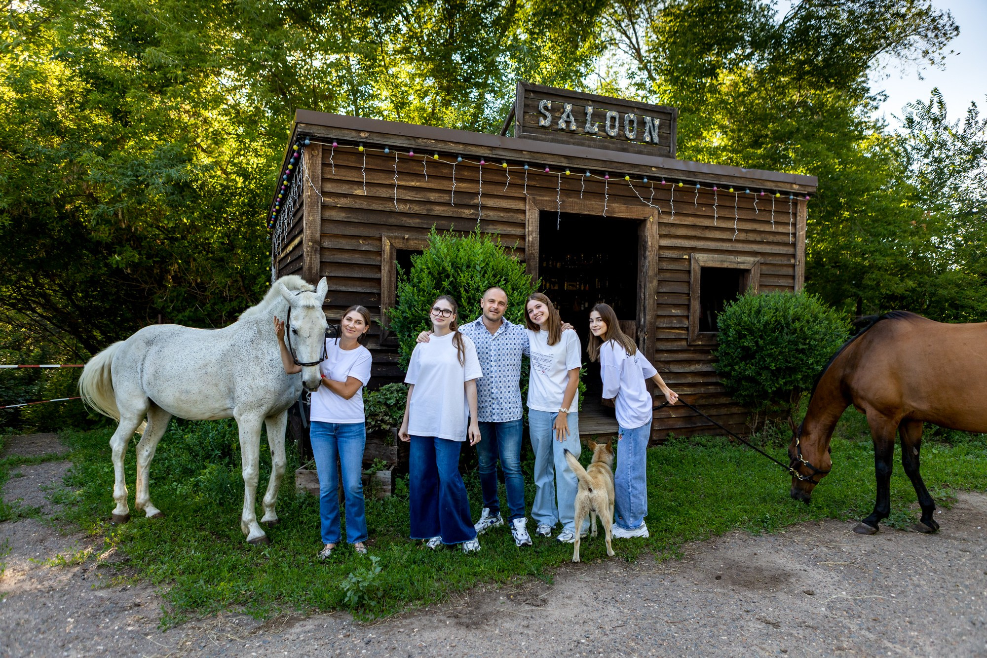  семейная фотосессия на конюшне в оренбурге