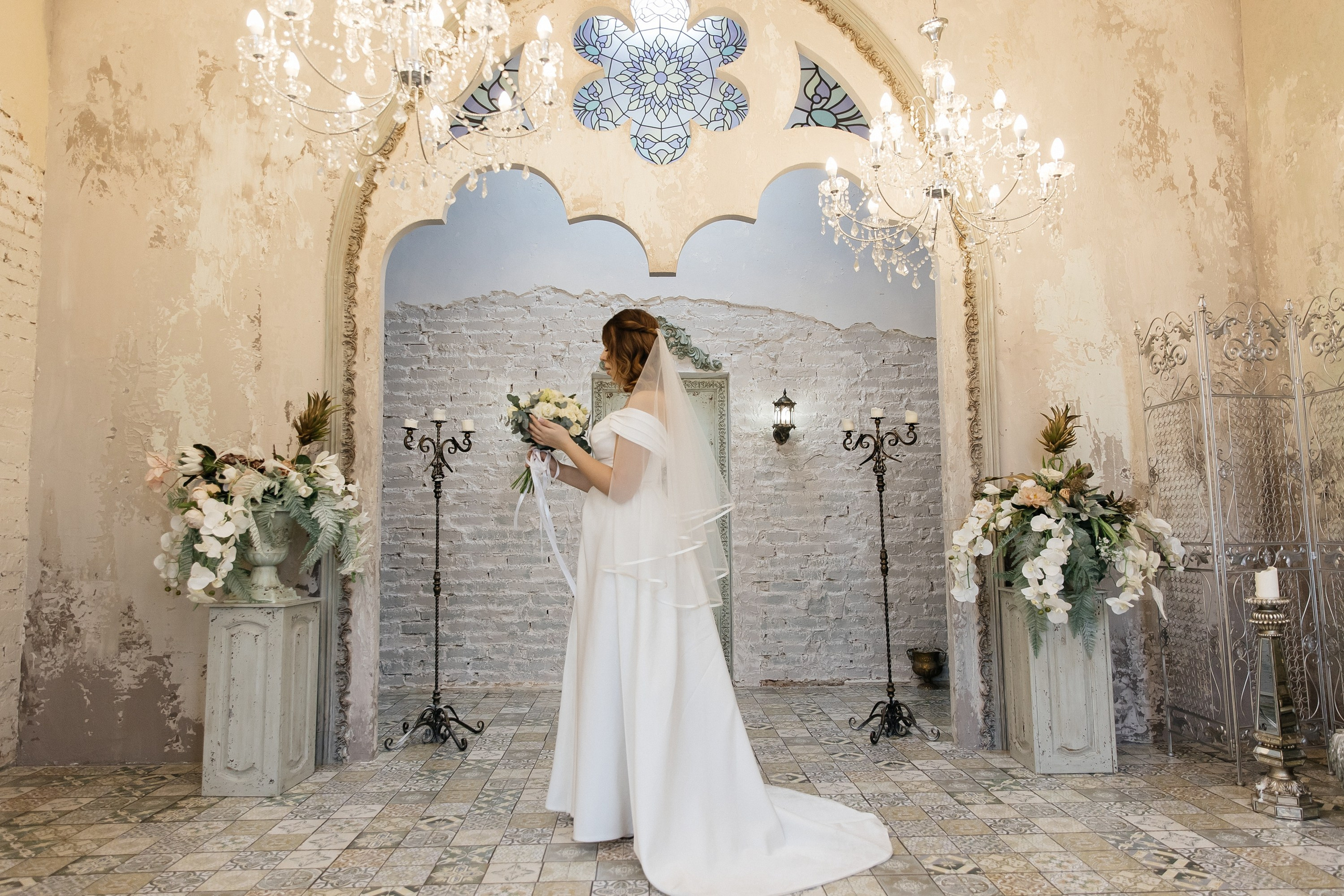 Свадебная фотоессия в фотостудии «Готика» 25.12.2024. Свадебный и семейный фотограф Виолетта Сидельникова. Краснодар, Россия, Беларусь, Европа