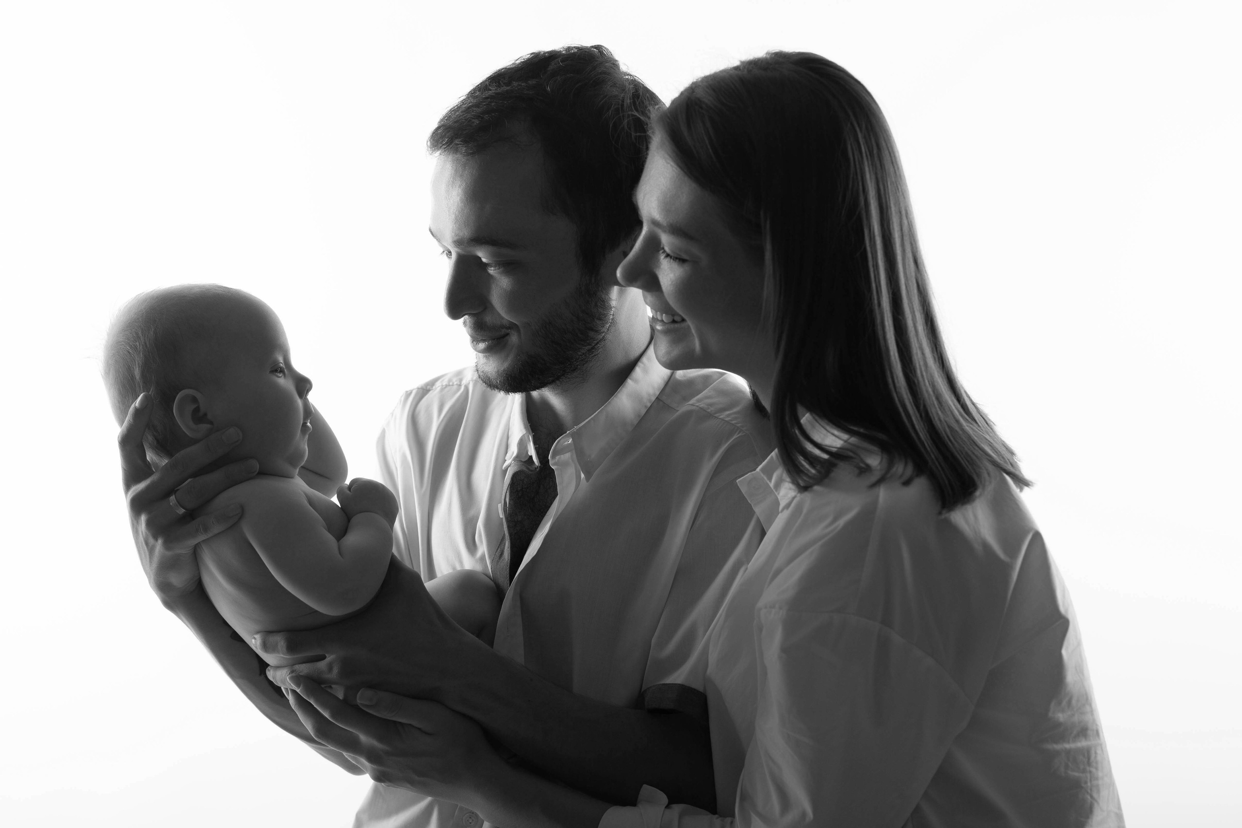 Newborn Алматы, фотосессия новорожденных и младенцев с родителями. Фотостудия Алматы. Семейная и детская фотостудия Family studio.Фотограф Алматы