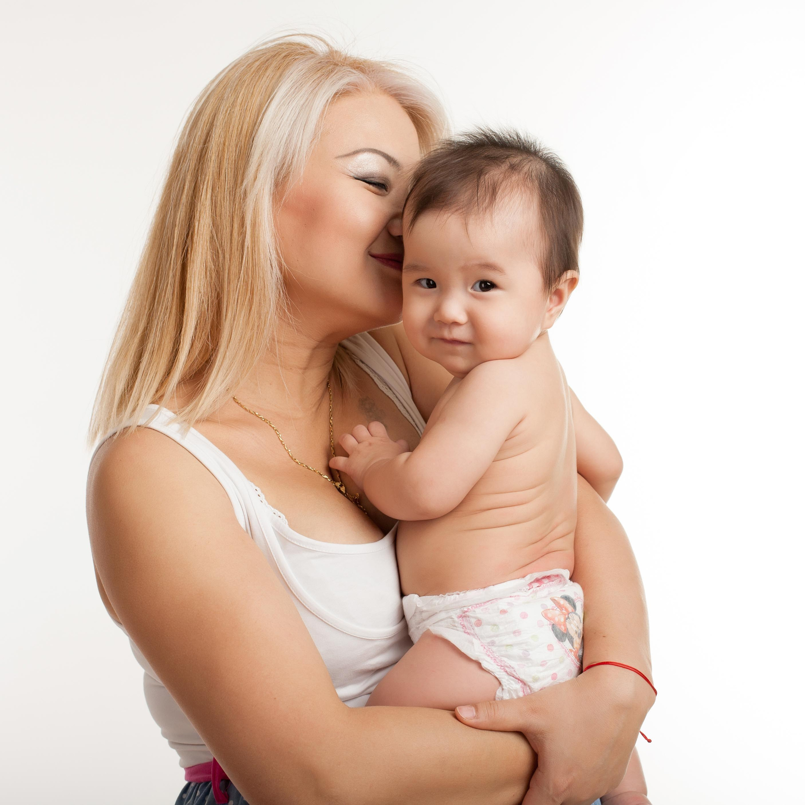 Семейная фотосессия в фотостудии Алматы. Фотостудия Алматы. Семейная и детская фотостудия Family studio.Фотограф Алматы