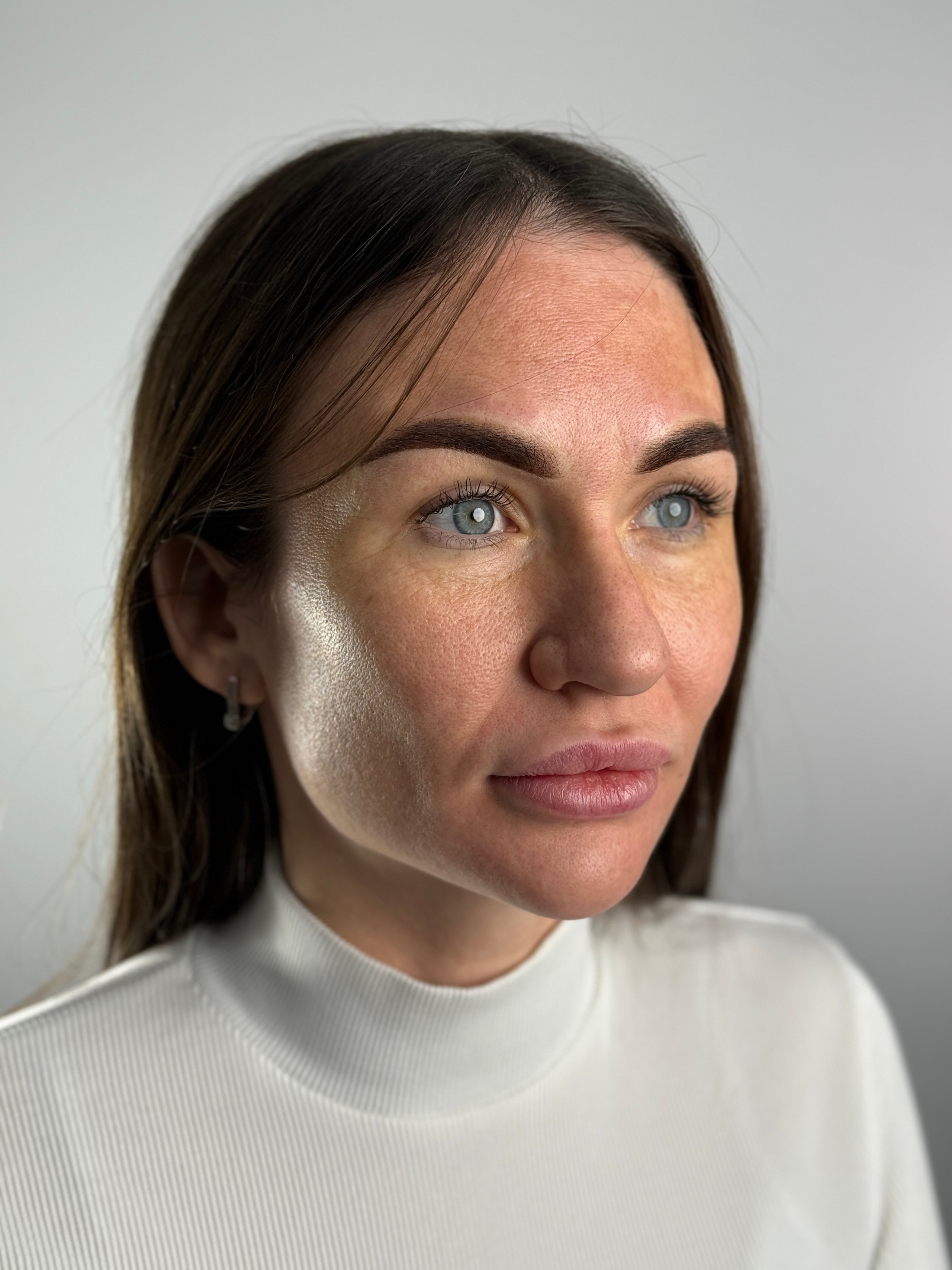 Оксана. Студия перманентного макияжа, косметологии и массажа SYMMETRY в Москве, м. Киевская