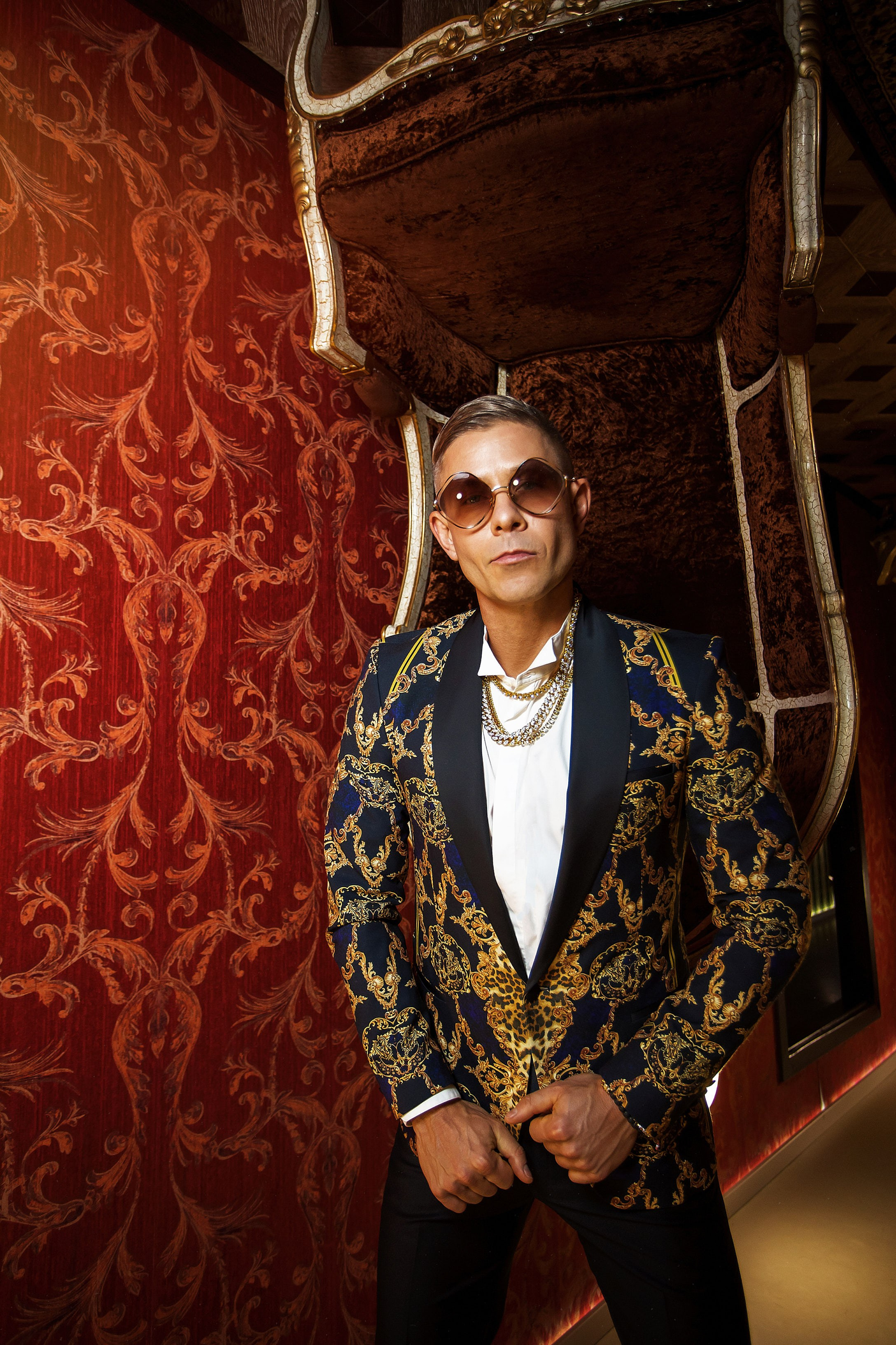 Мужская фотосессия в студии для журналов | Творческий подход и стильные кадры