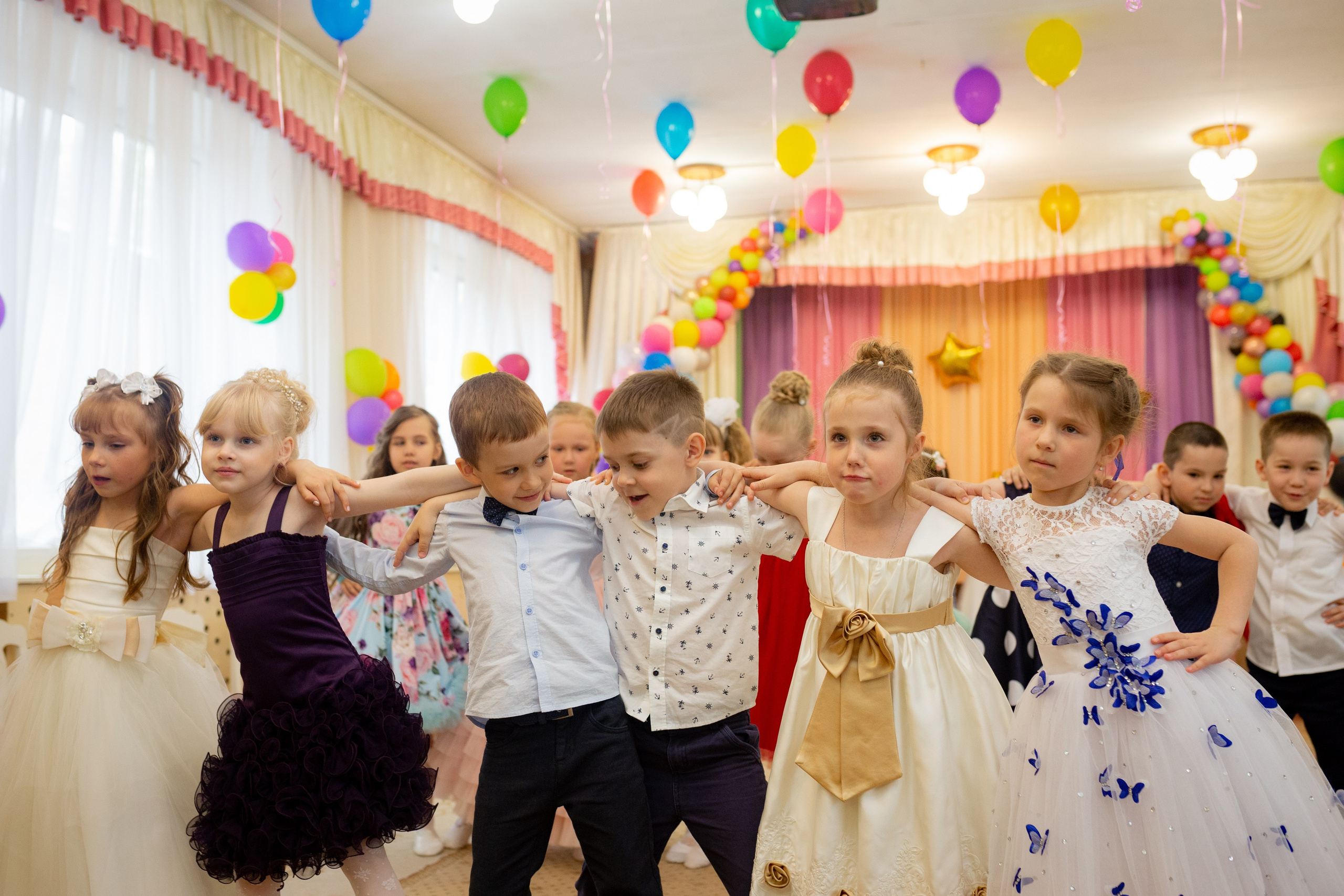 Съёмки праздников и выпускных в детских садиках и школах. Семейный и детский фотограф Эльвира Билибина